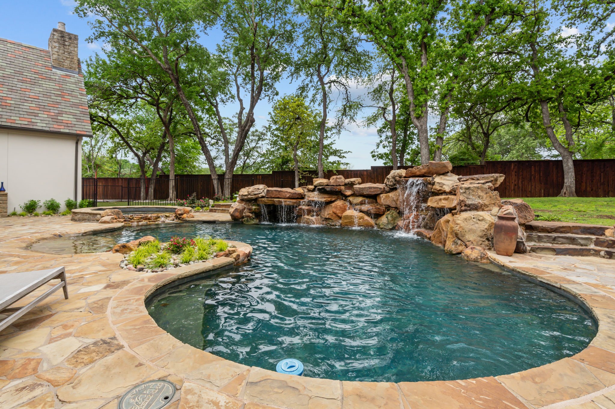 1100 La Paloma Court