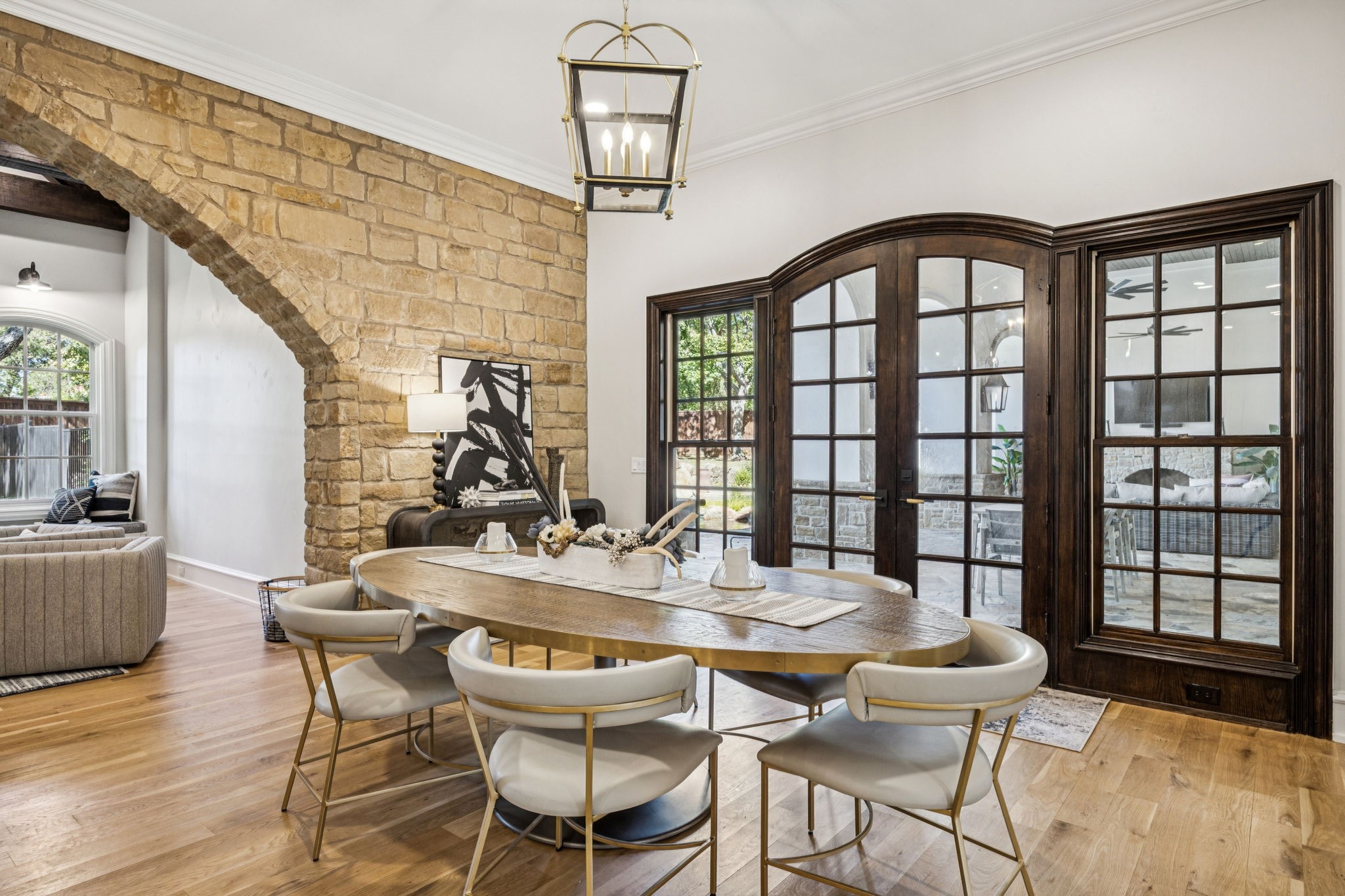 1100 La Paloma Court