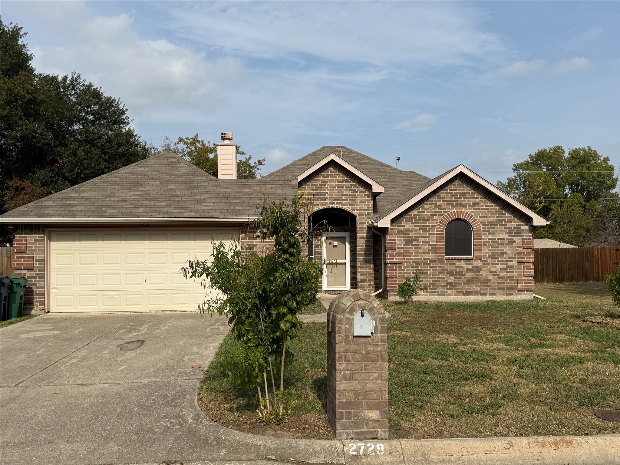 2729 Emerson Lane