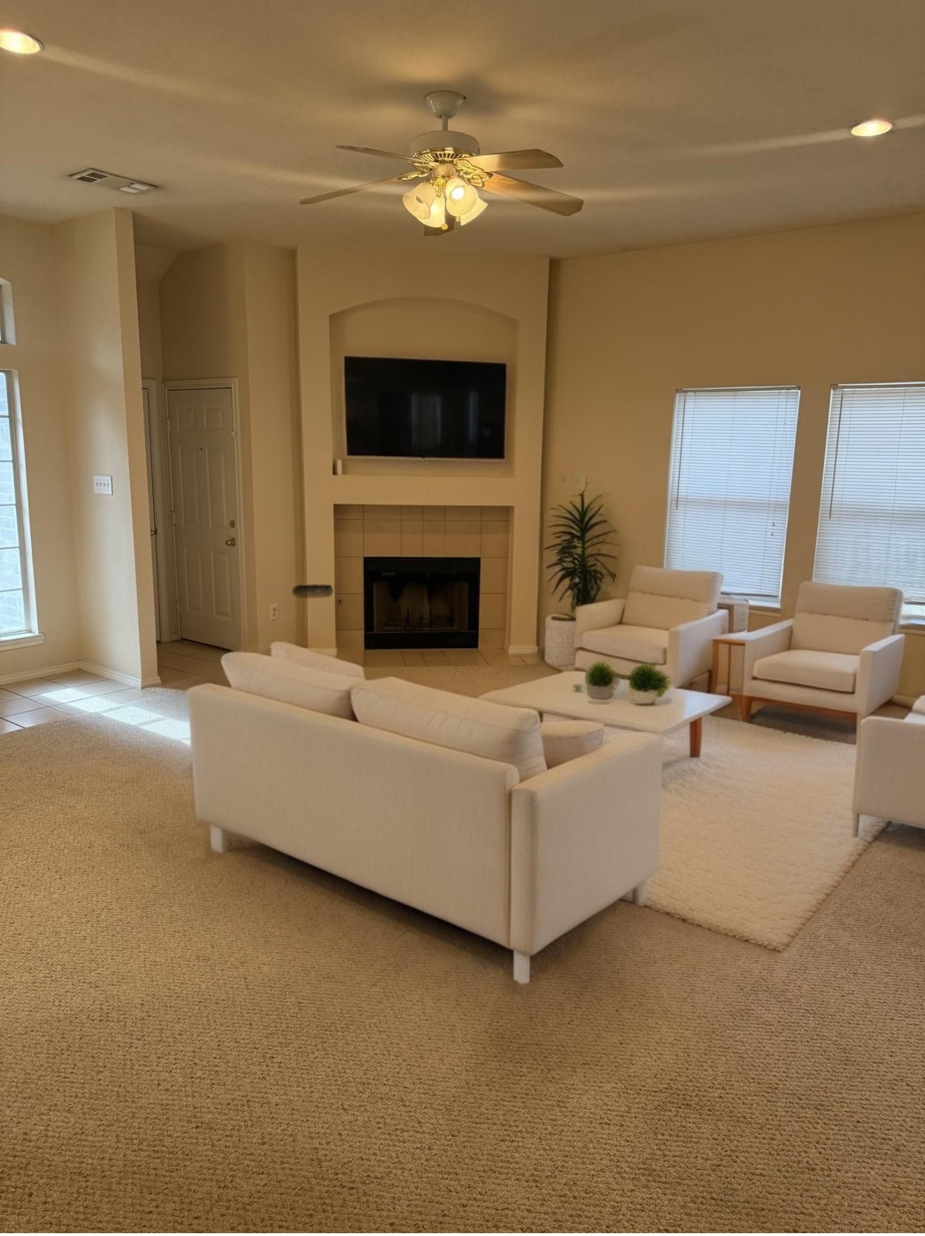 2729 Emerson Lane