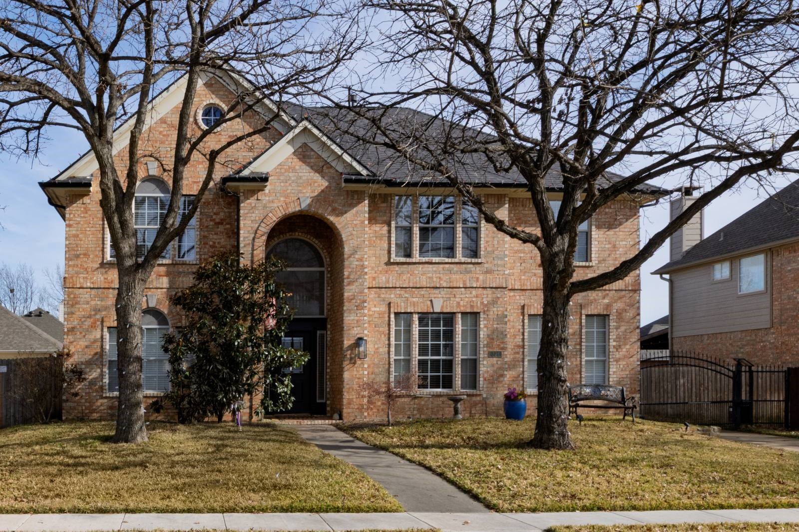 321 Glen Hollow
