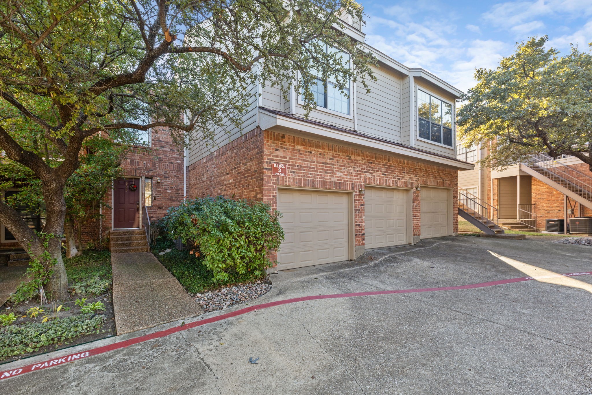 5619 Preston Oaks Road 303