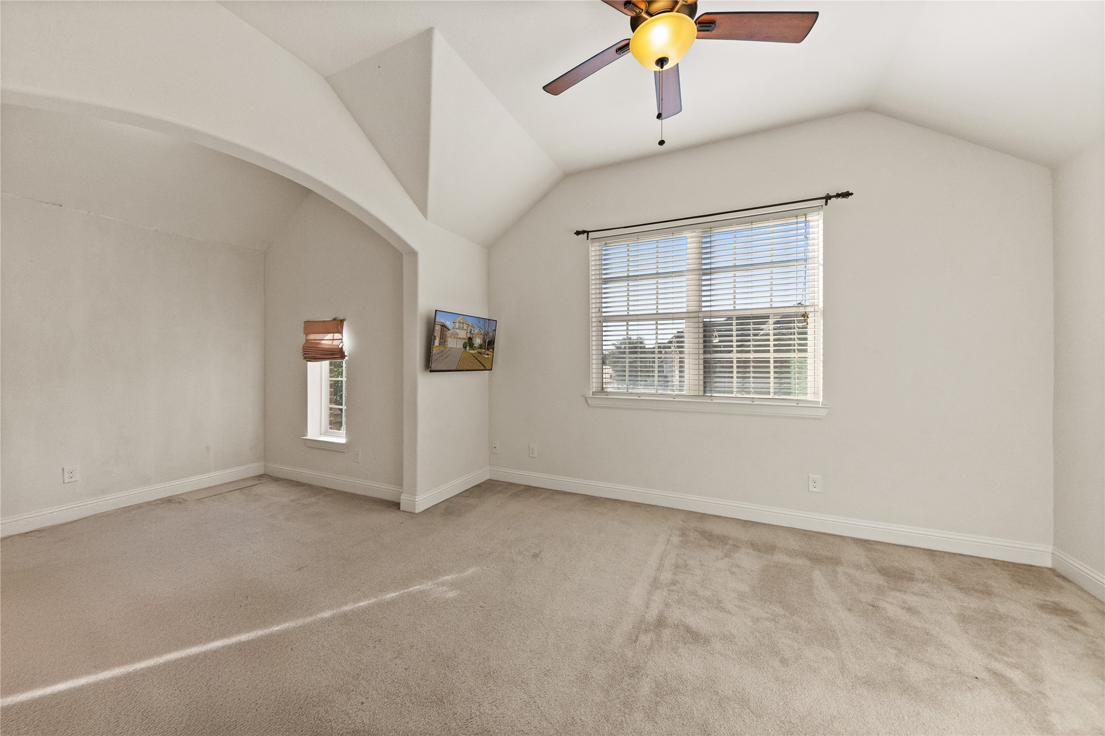 15520 Mayflower Trail