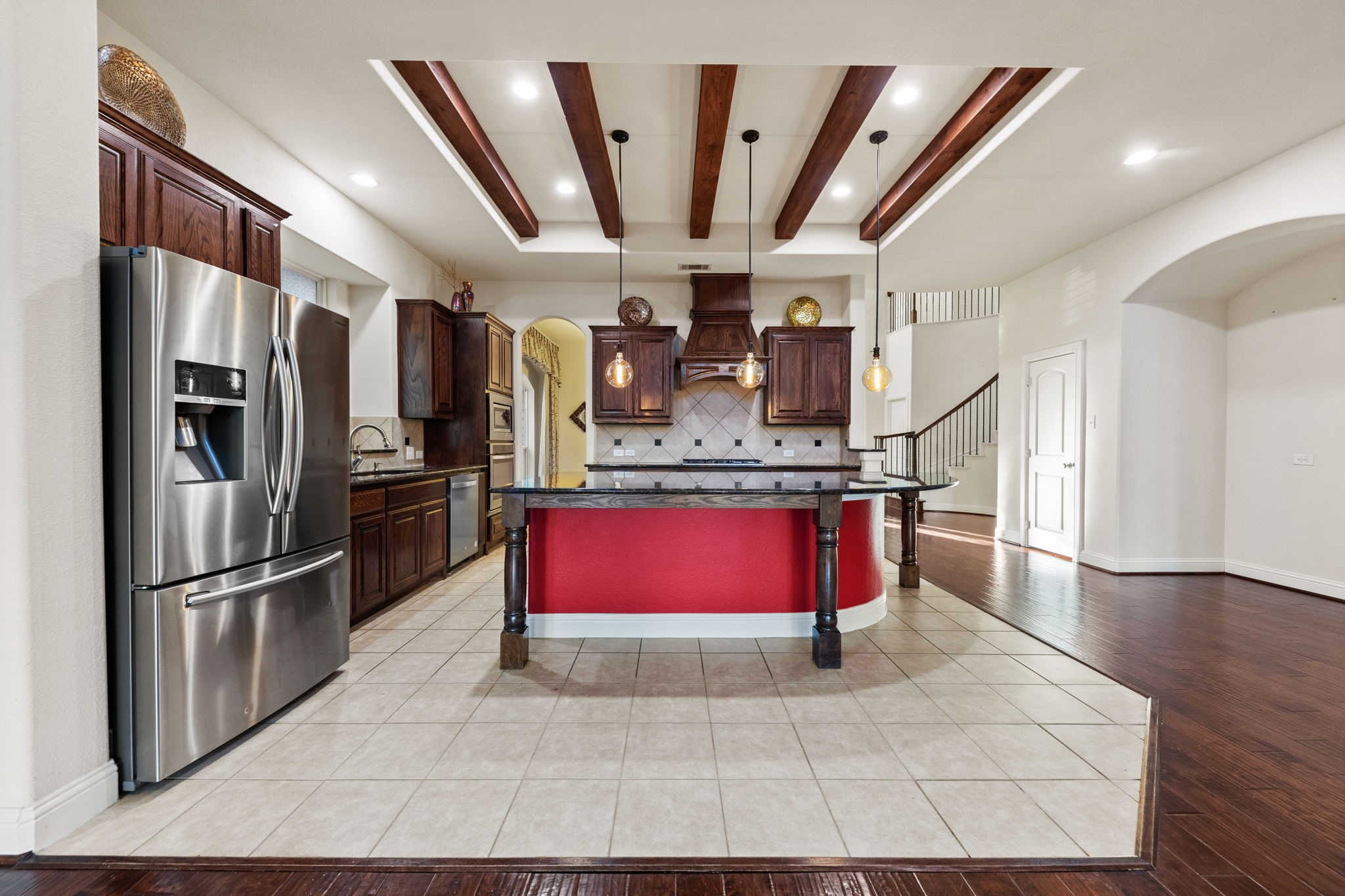 15520 Mayflower Trail