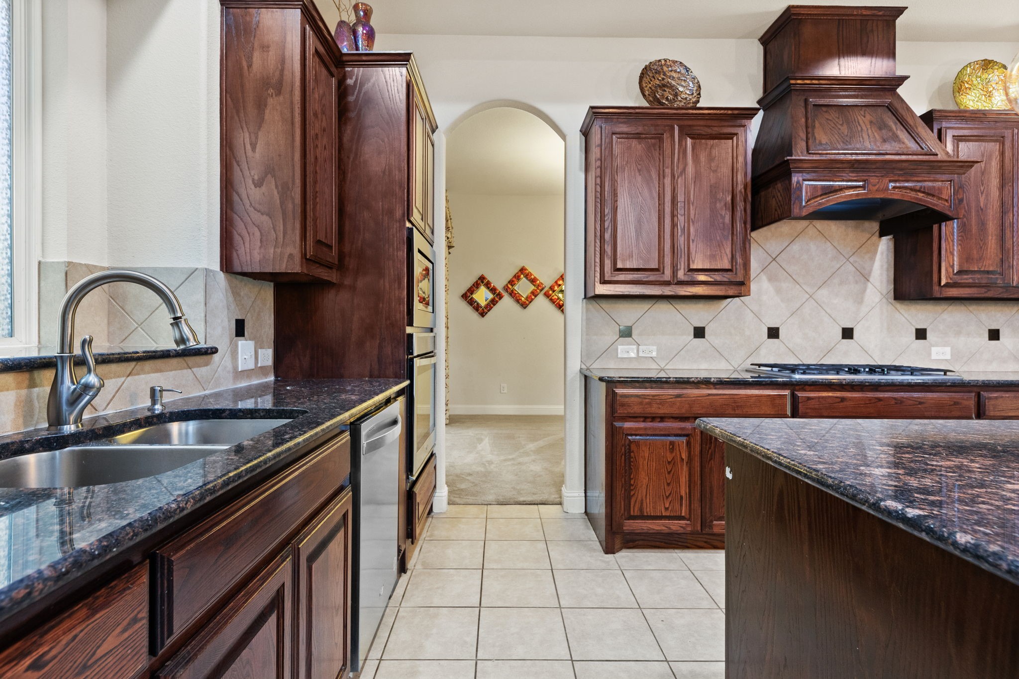 15520 Mayflower Trail