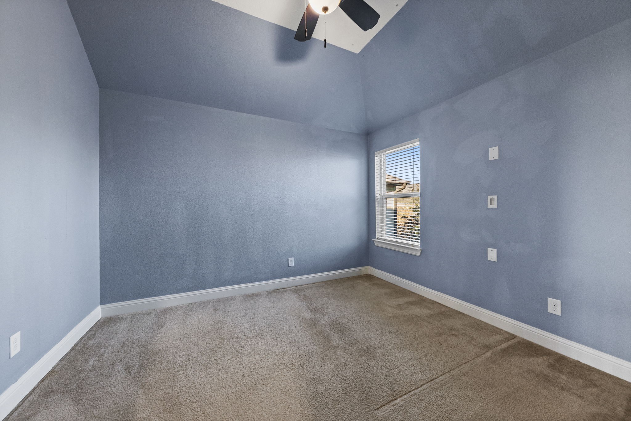 15520 Mayflower Trail