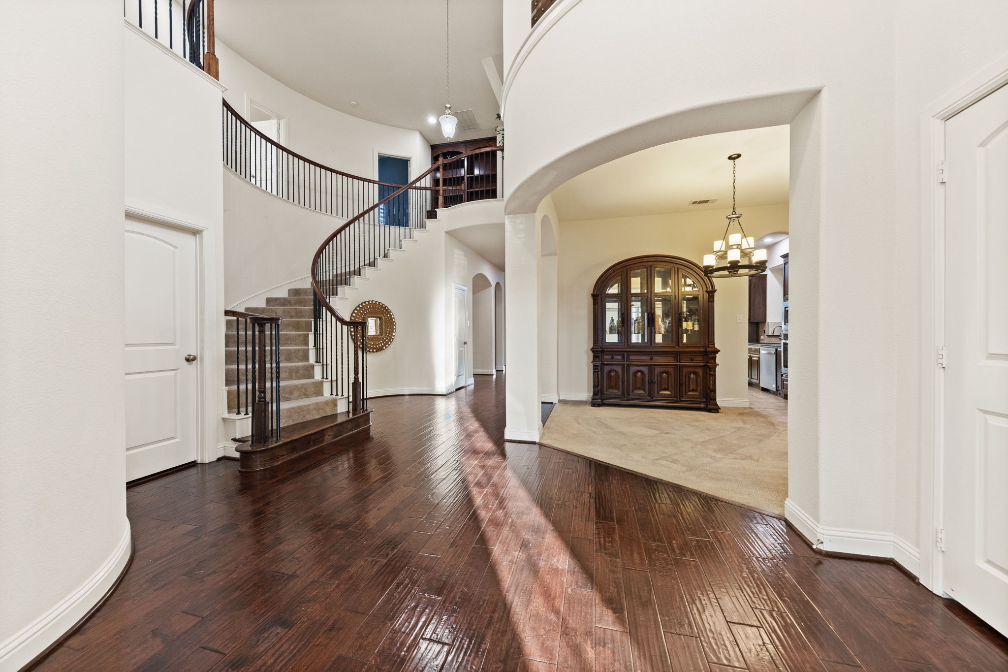 15520 Mayflower Trail