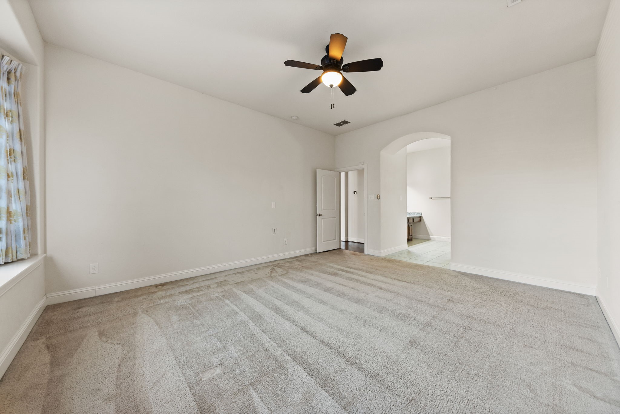 15520 Mayflower Trail