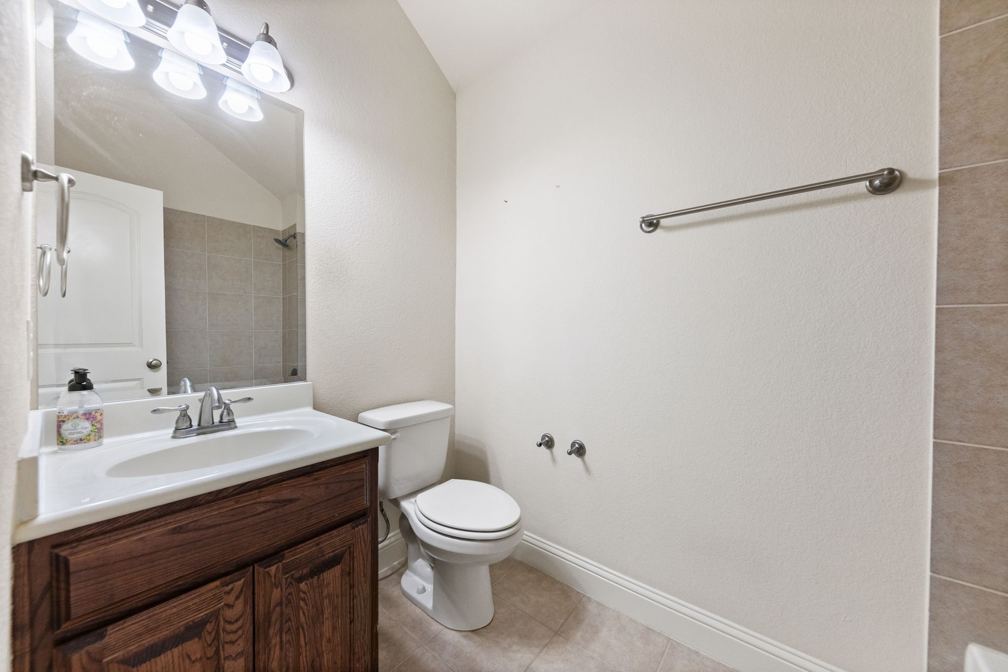 15520 Mayflower Trail