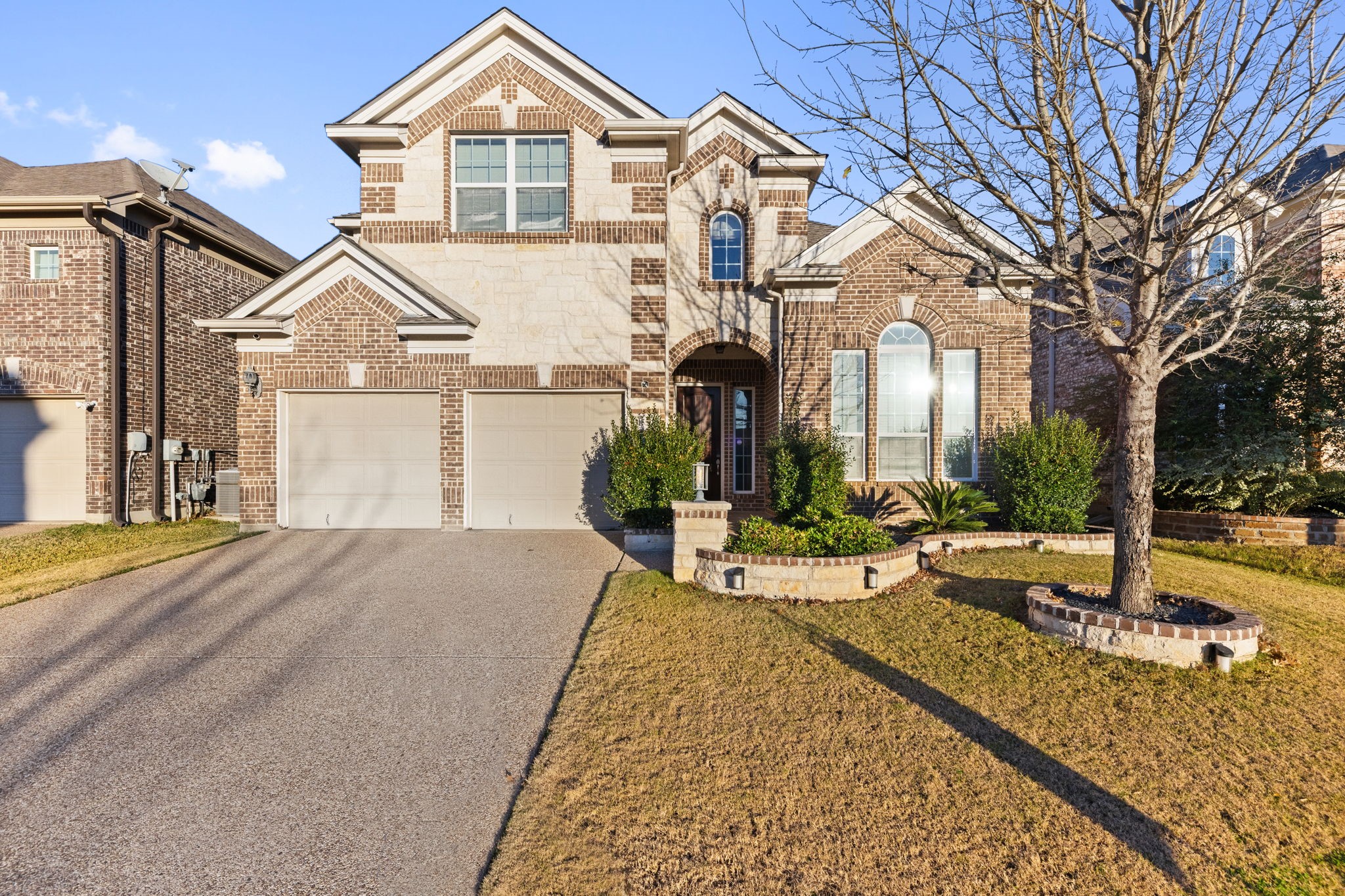 15520 Mayflower Trail