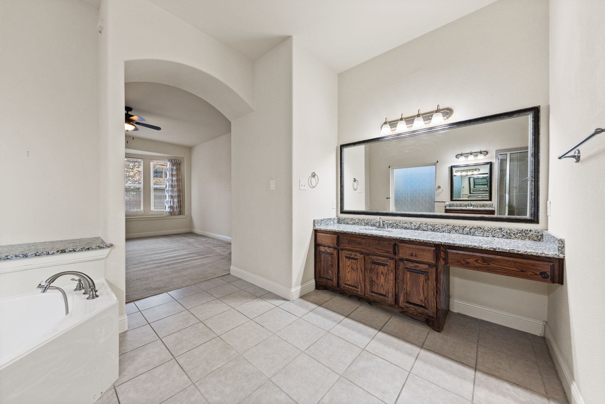 15520 Mayflower Trail