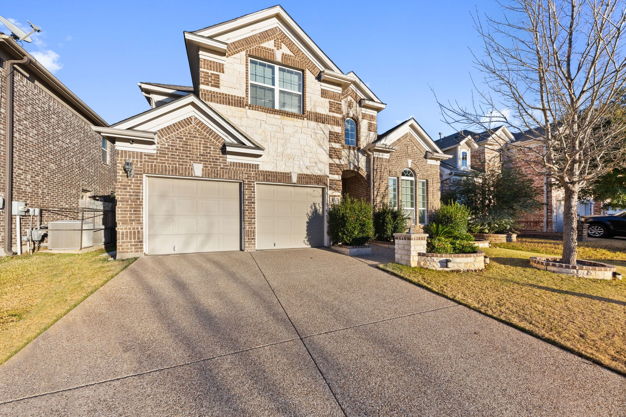 15520 Mayflower Trail