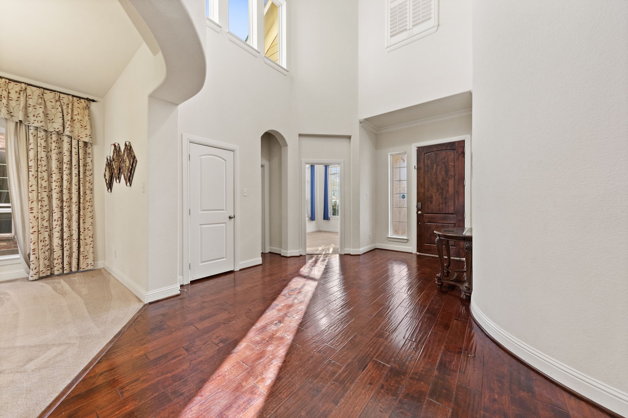 15520 Mayflower Trail