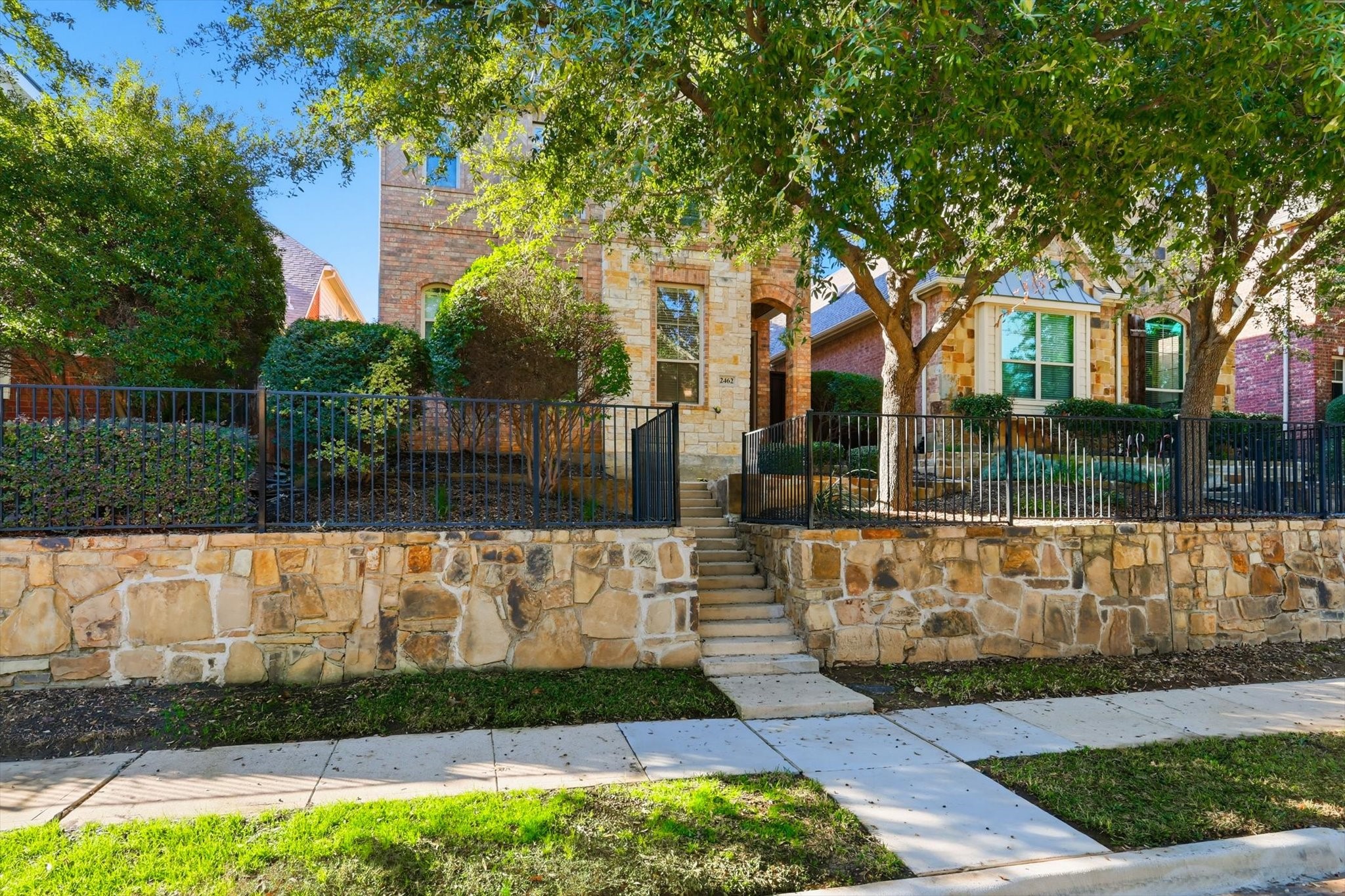 2462 Sunderland Lane