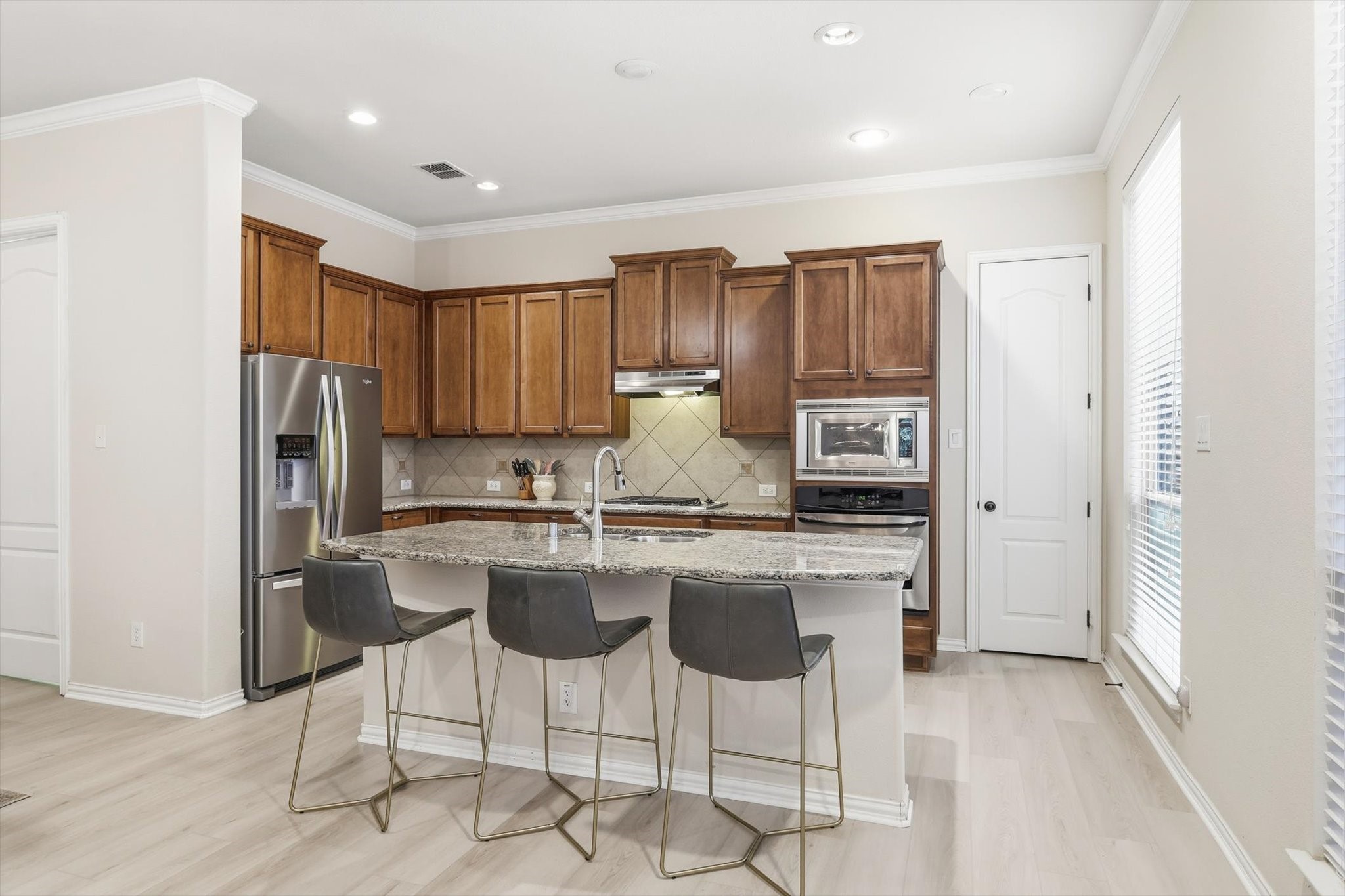 2462 Sunderland Lane