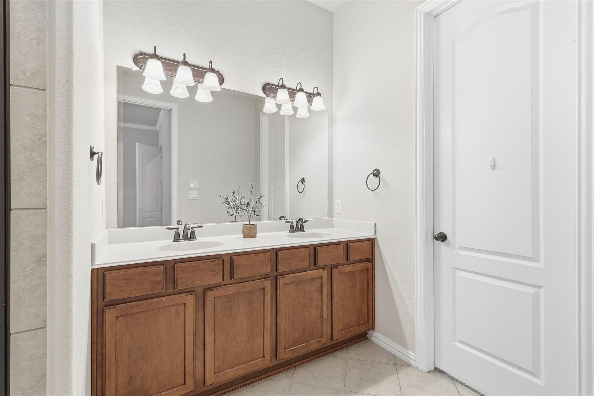 2462 Sunderland Lane