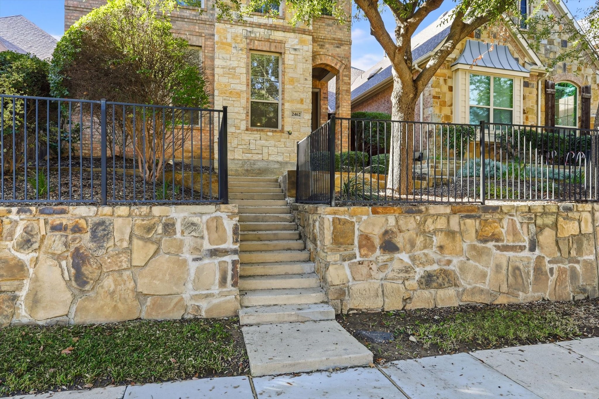 2462 Sunderland Lane