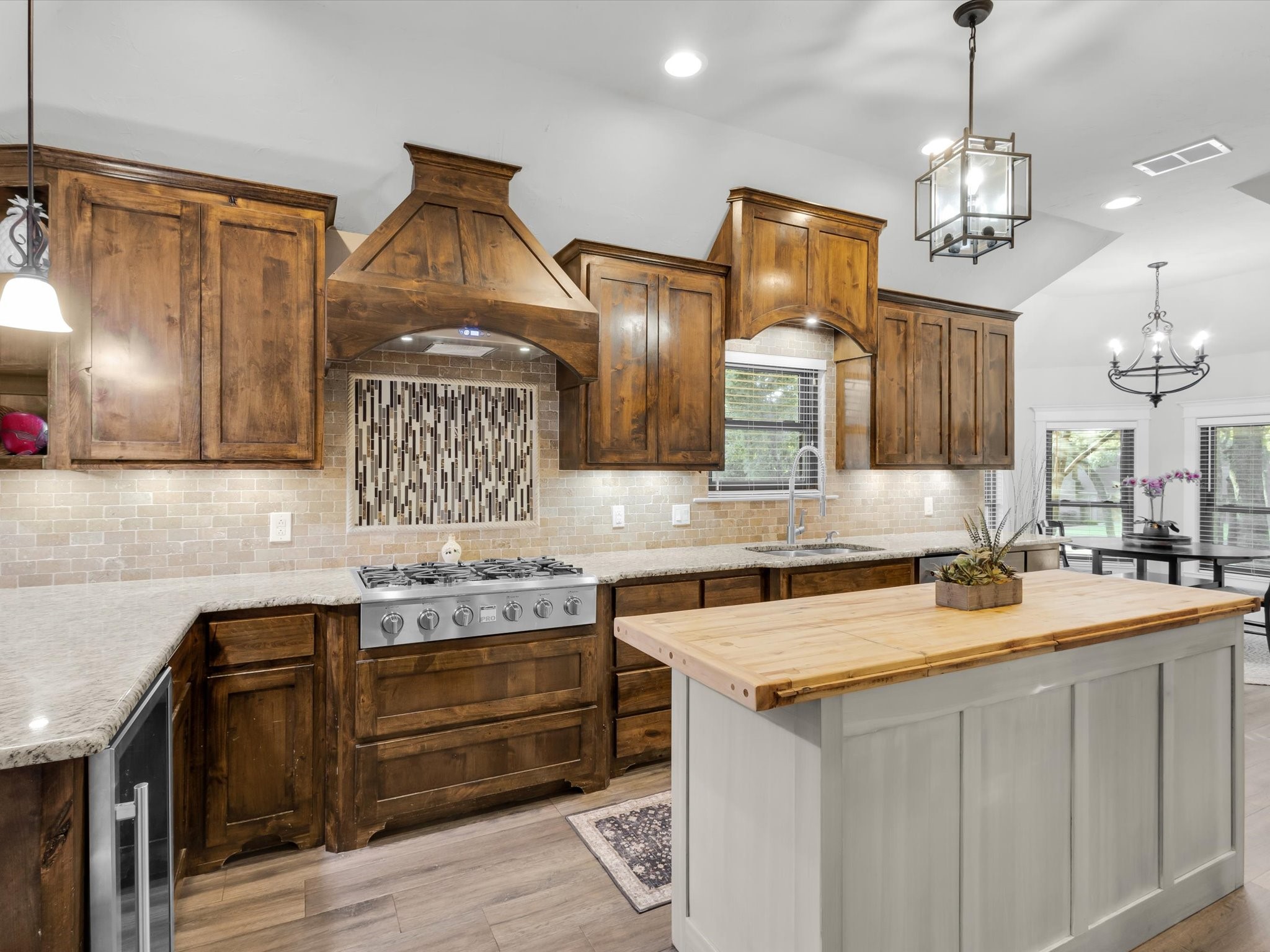 1612 Wiltshire Court