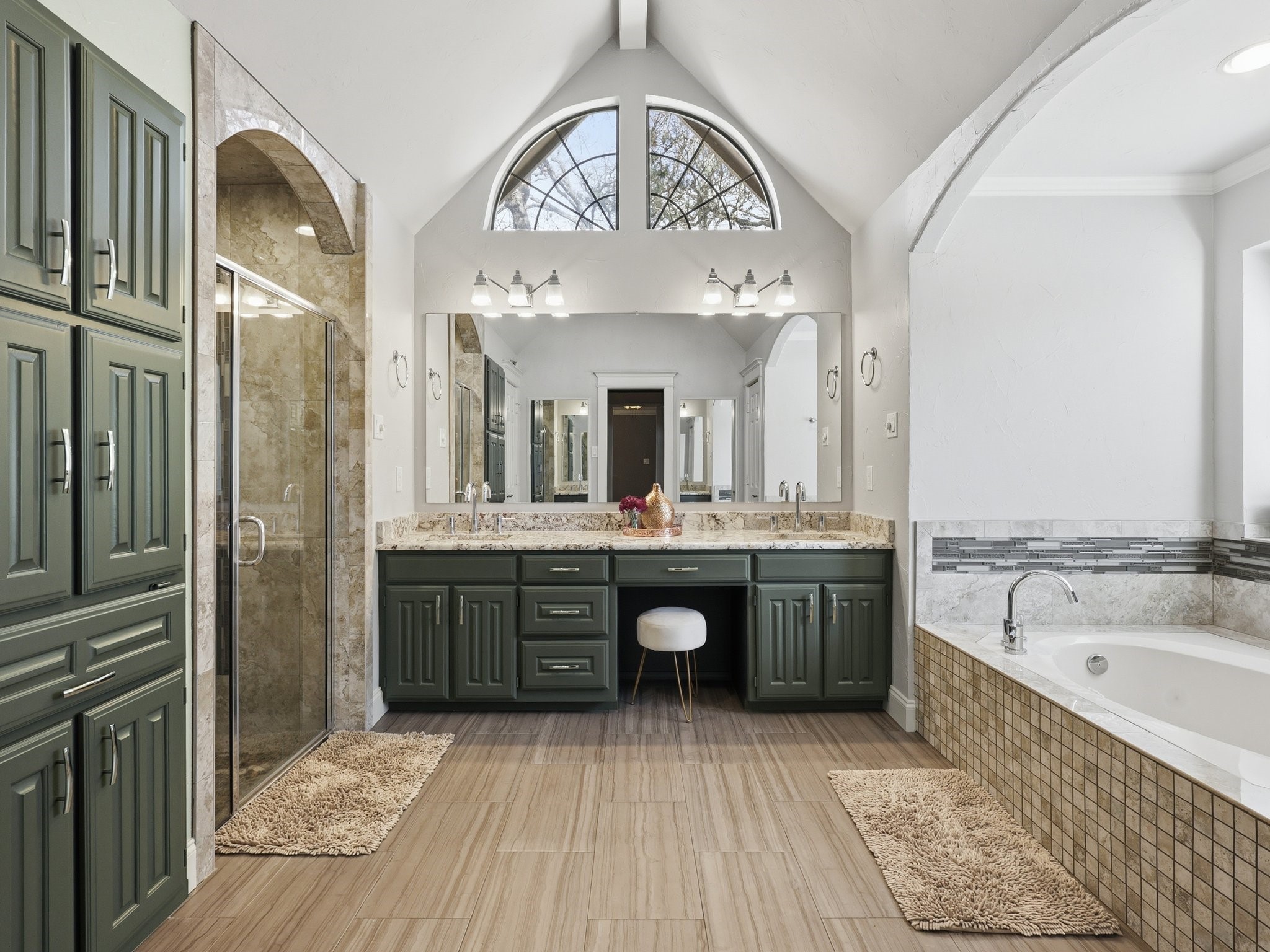 1612 Wiltshire Court