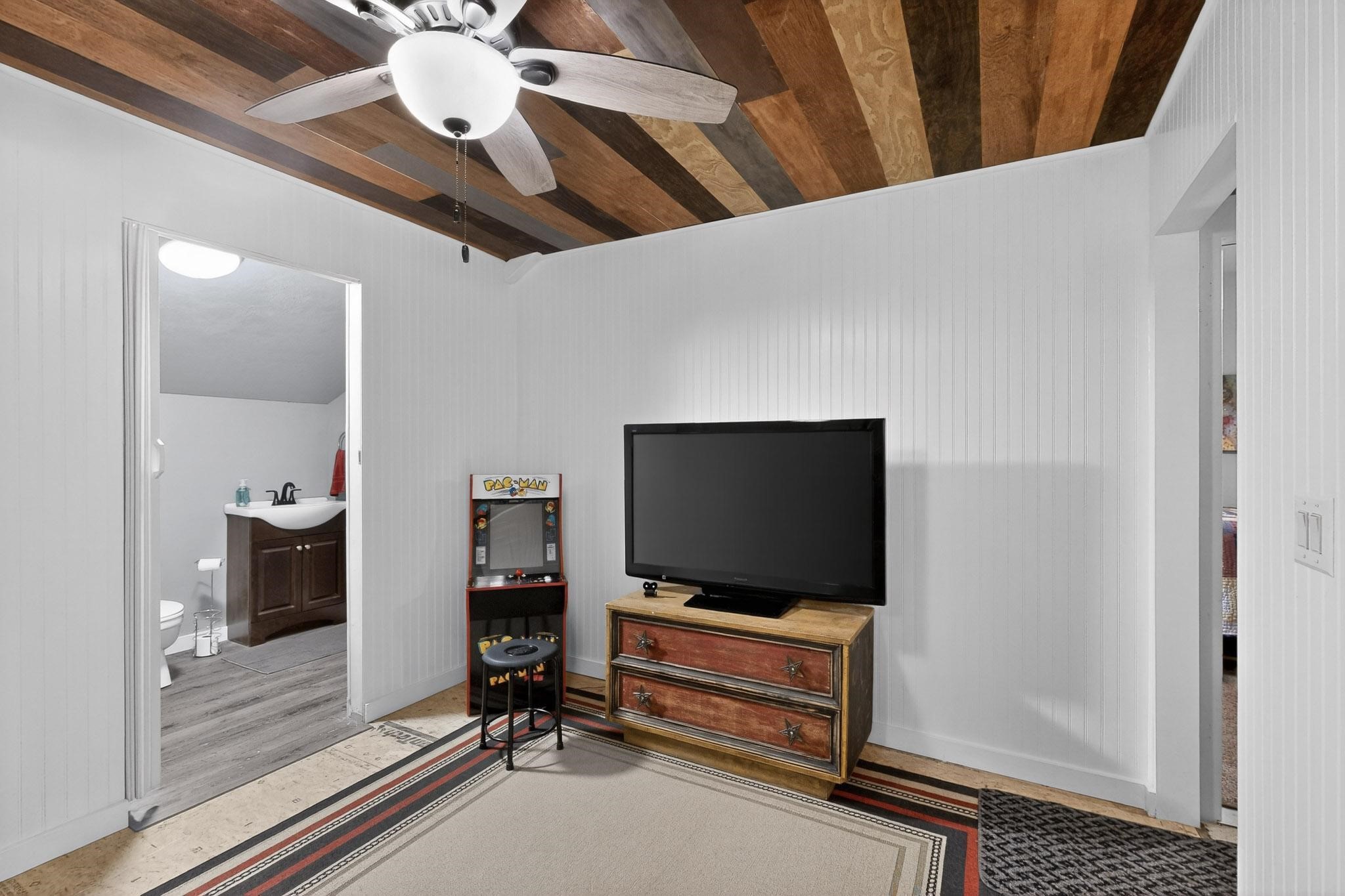 2800 County Road 2905