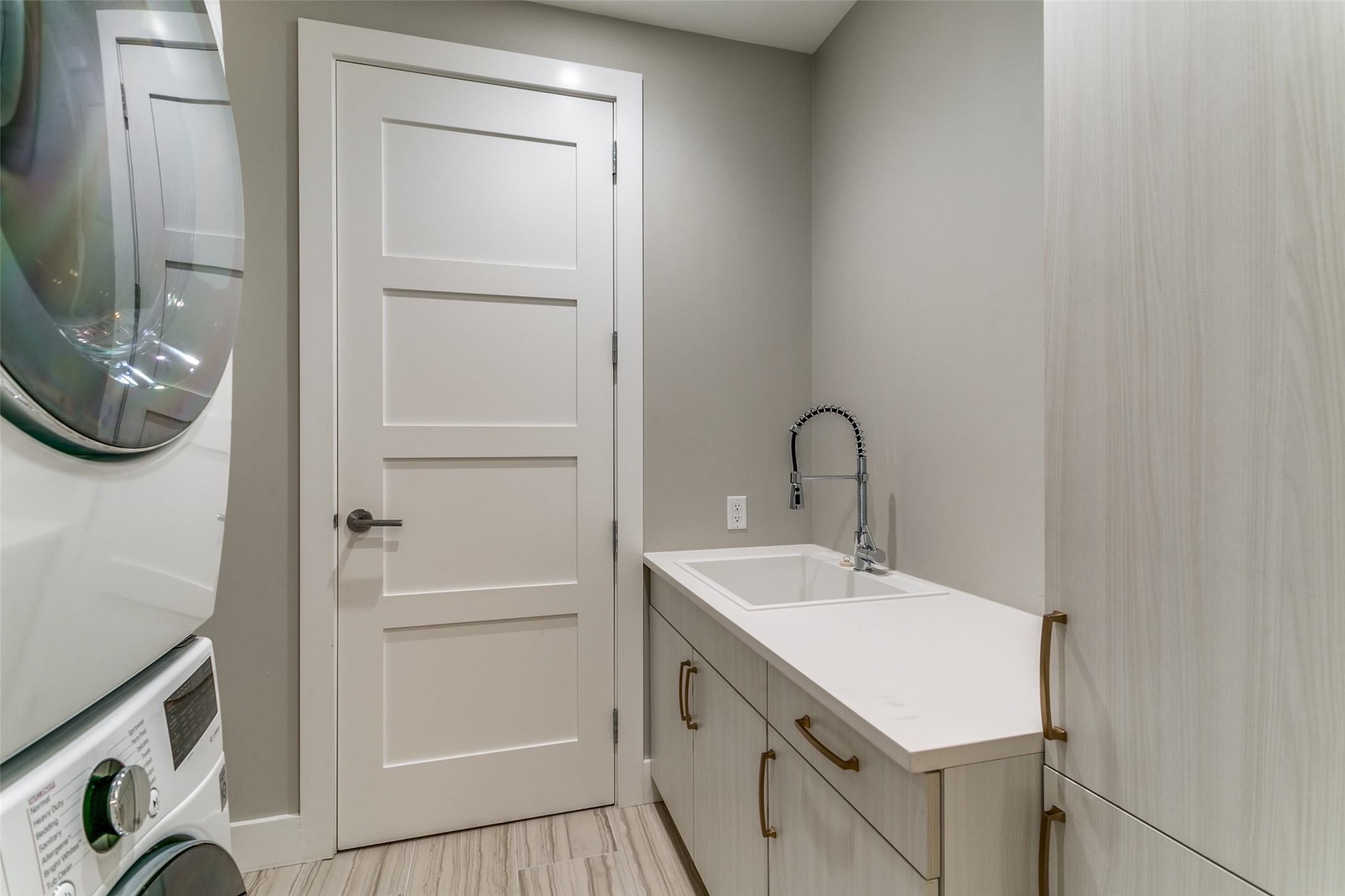 350 Central Avenue 304