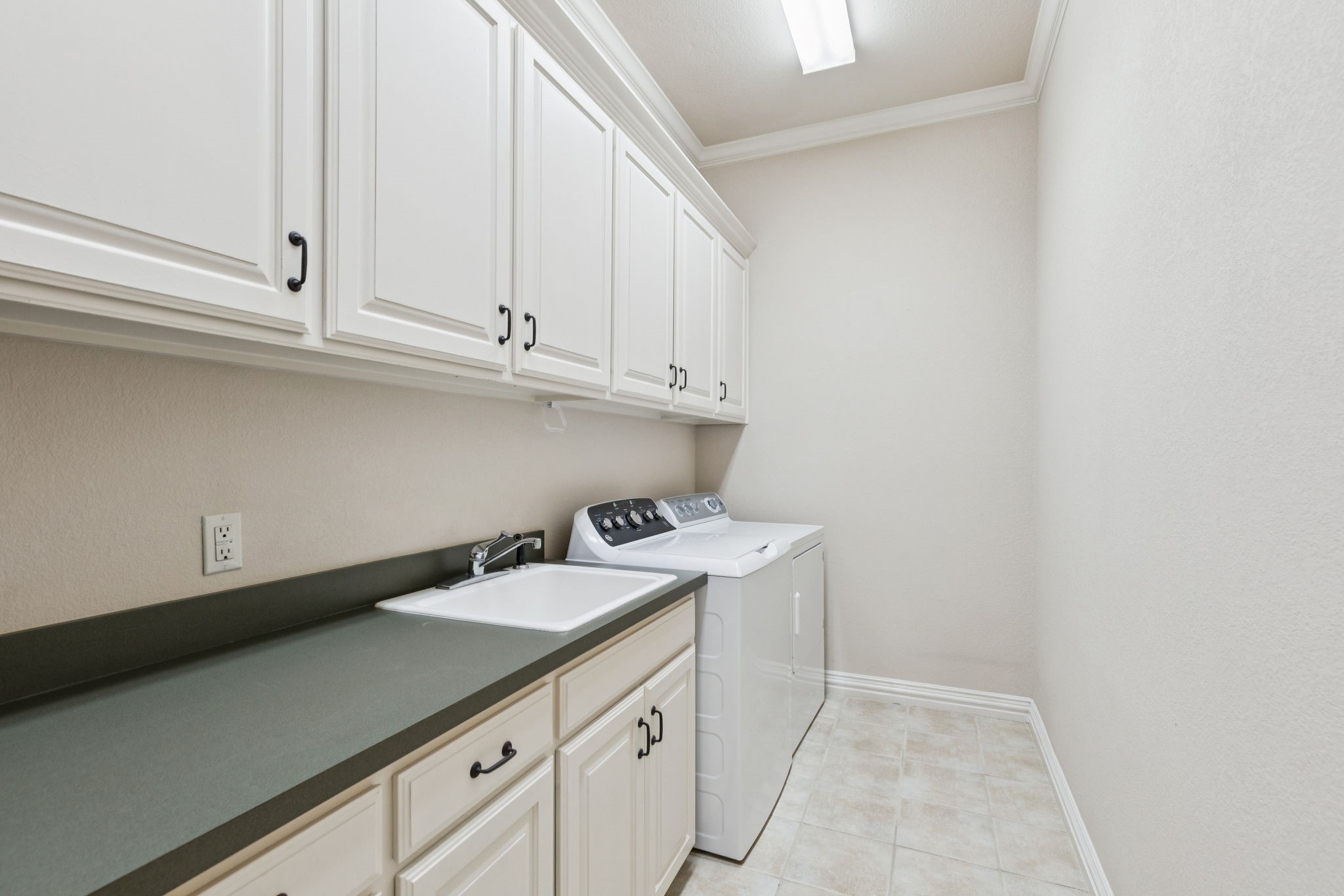 2807 Linden Lane