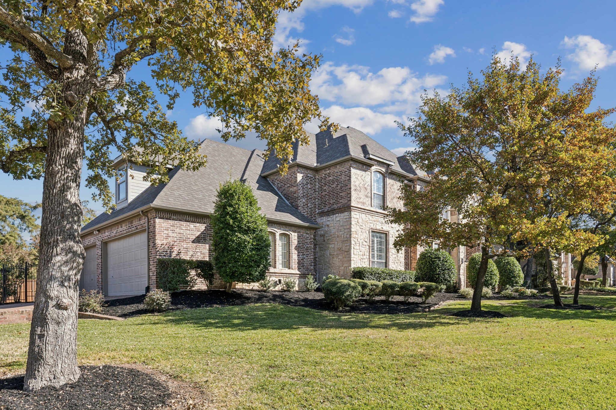 2807 Linden Lane