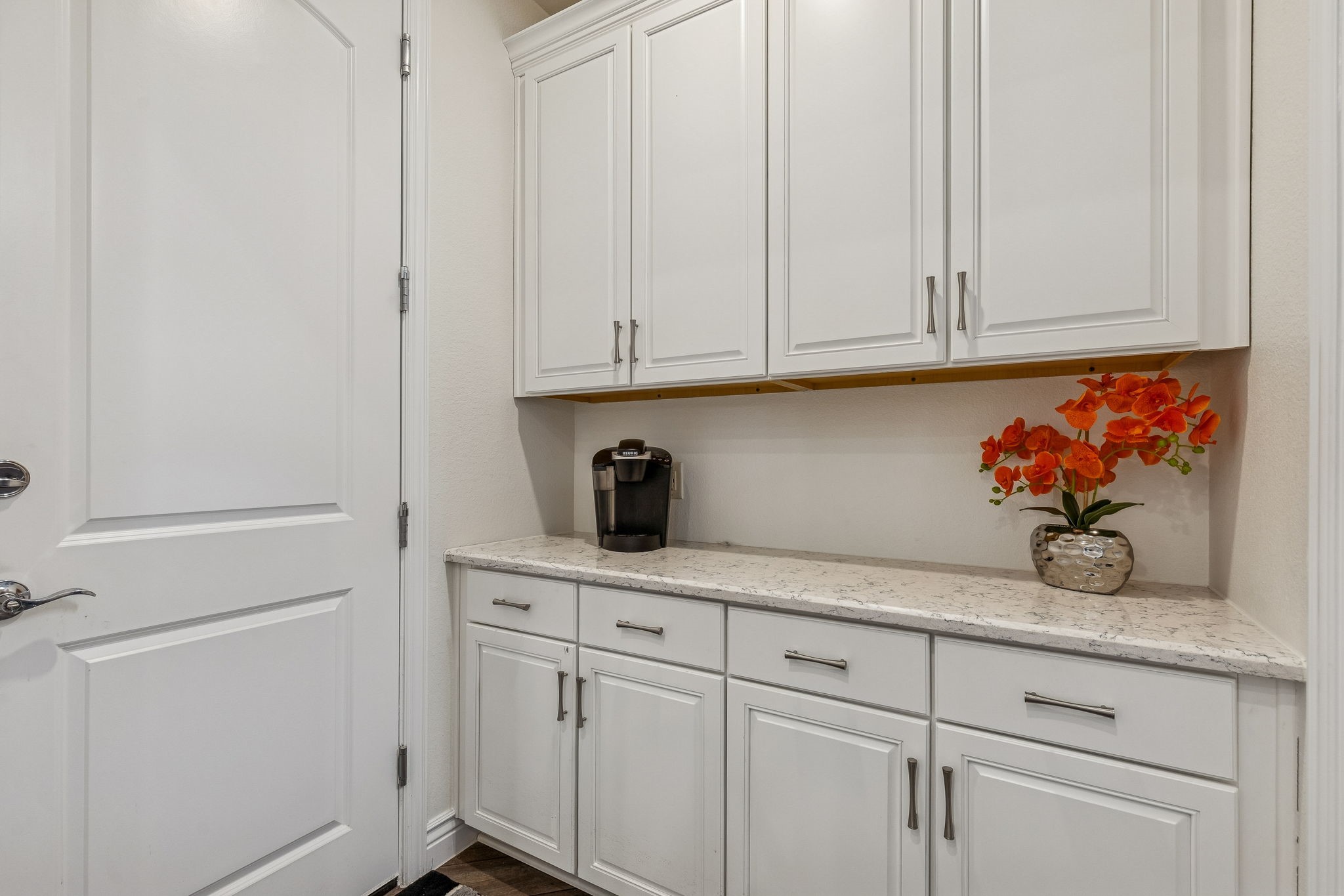 8717 Basanite Avenue