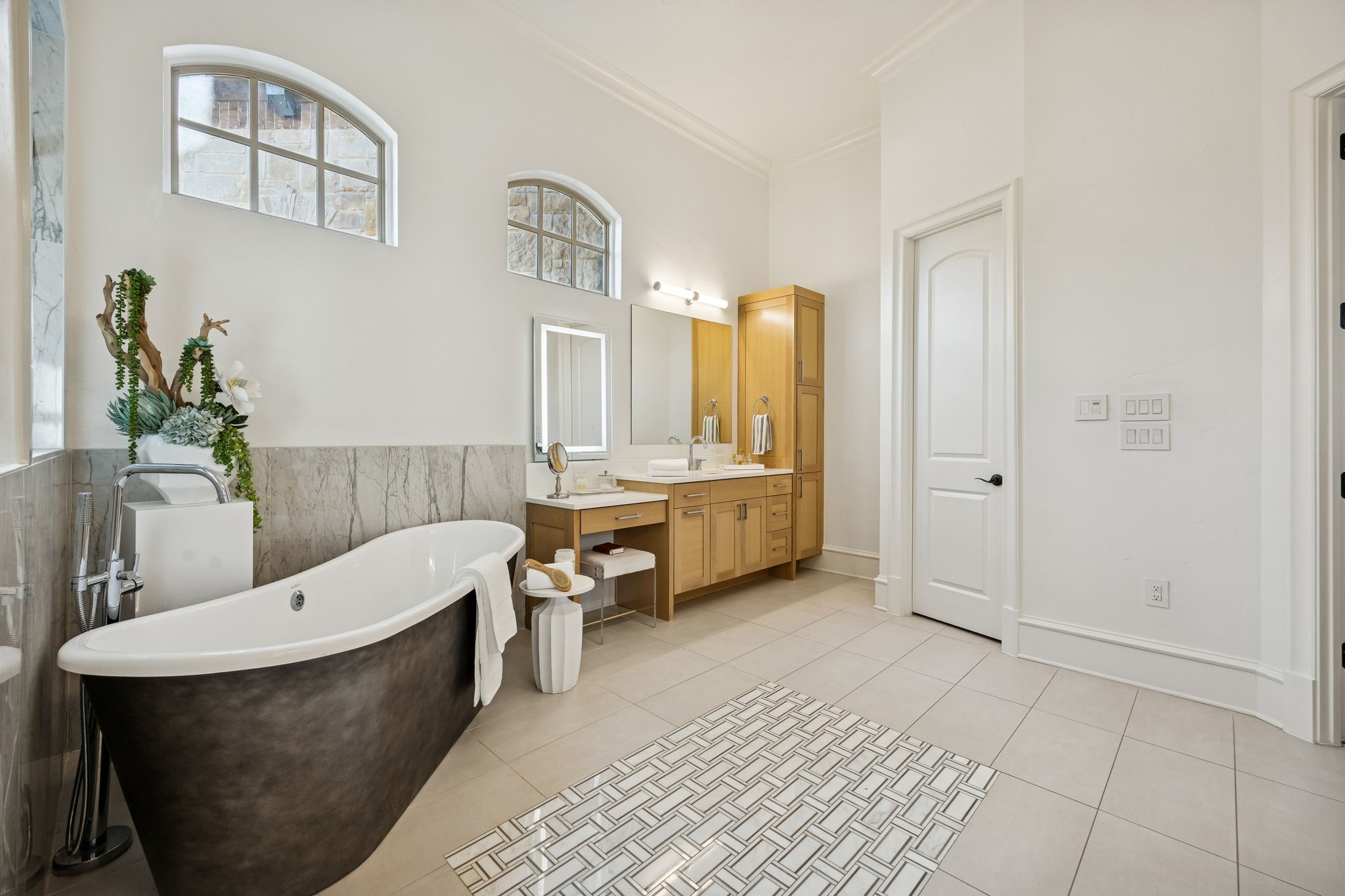 912 Silverton Street