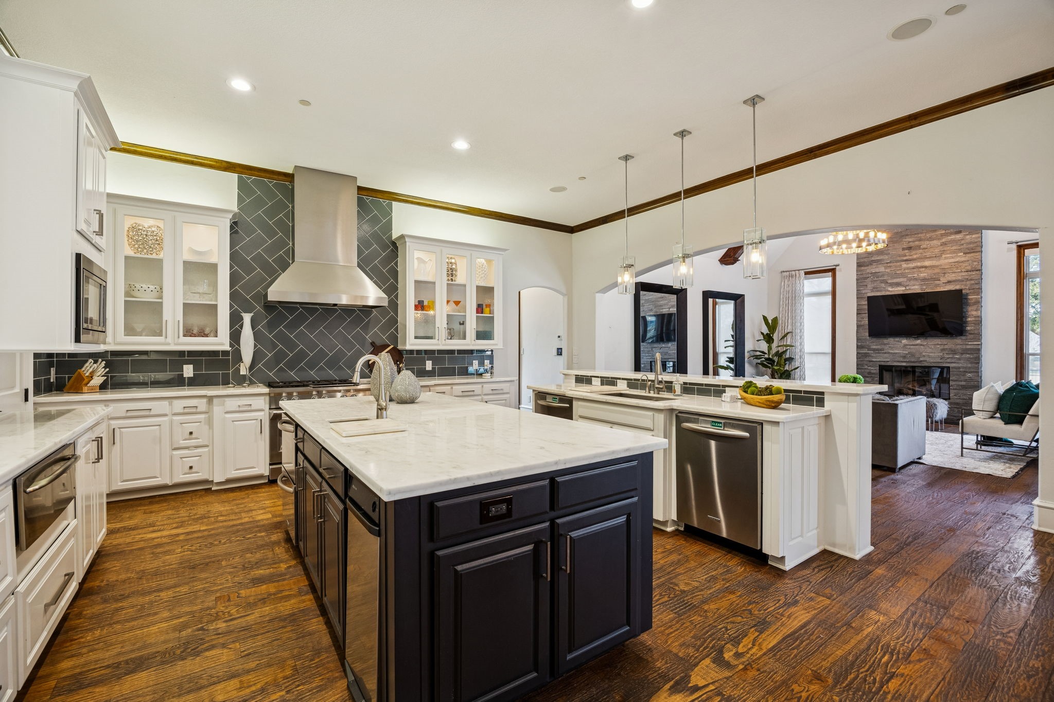 912 Silverton Street