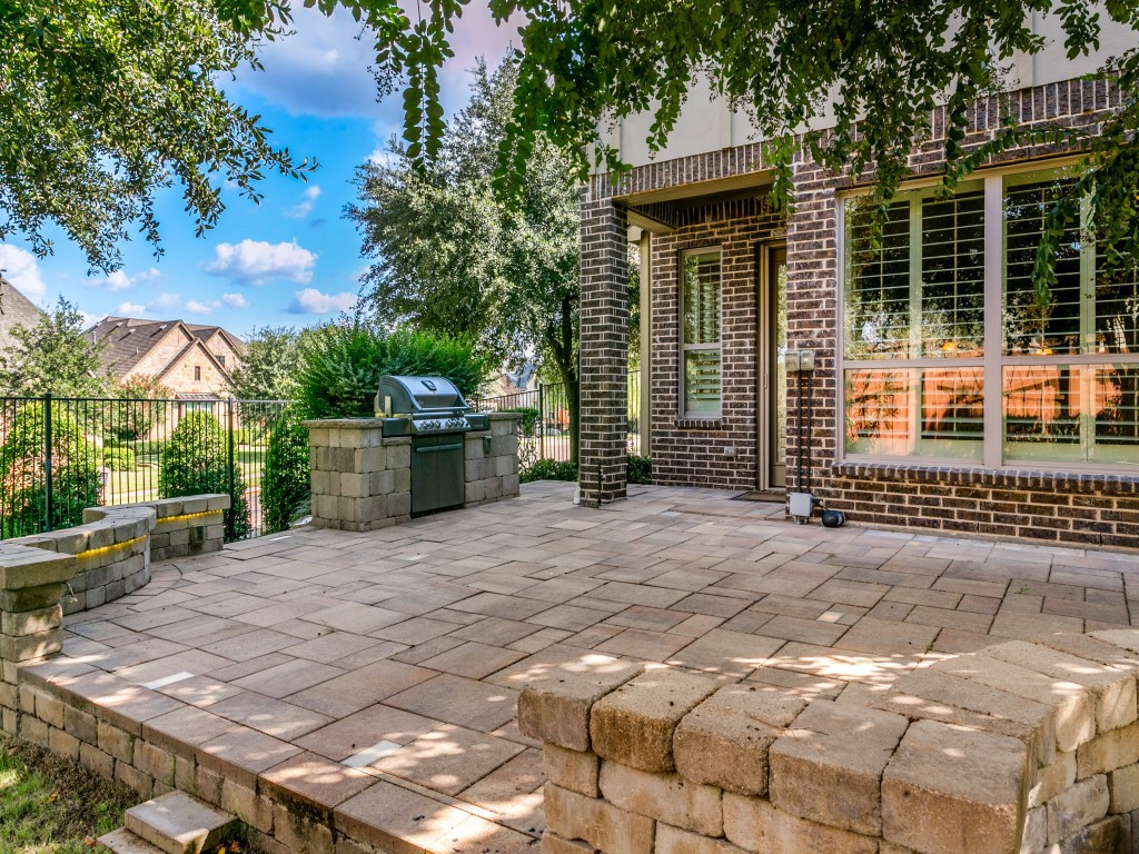 123 Alto Vista Drive