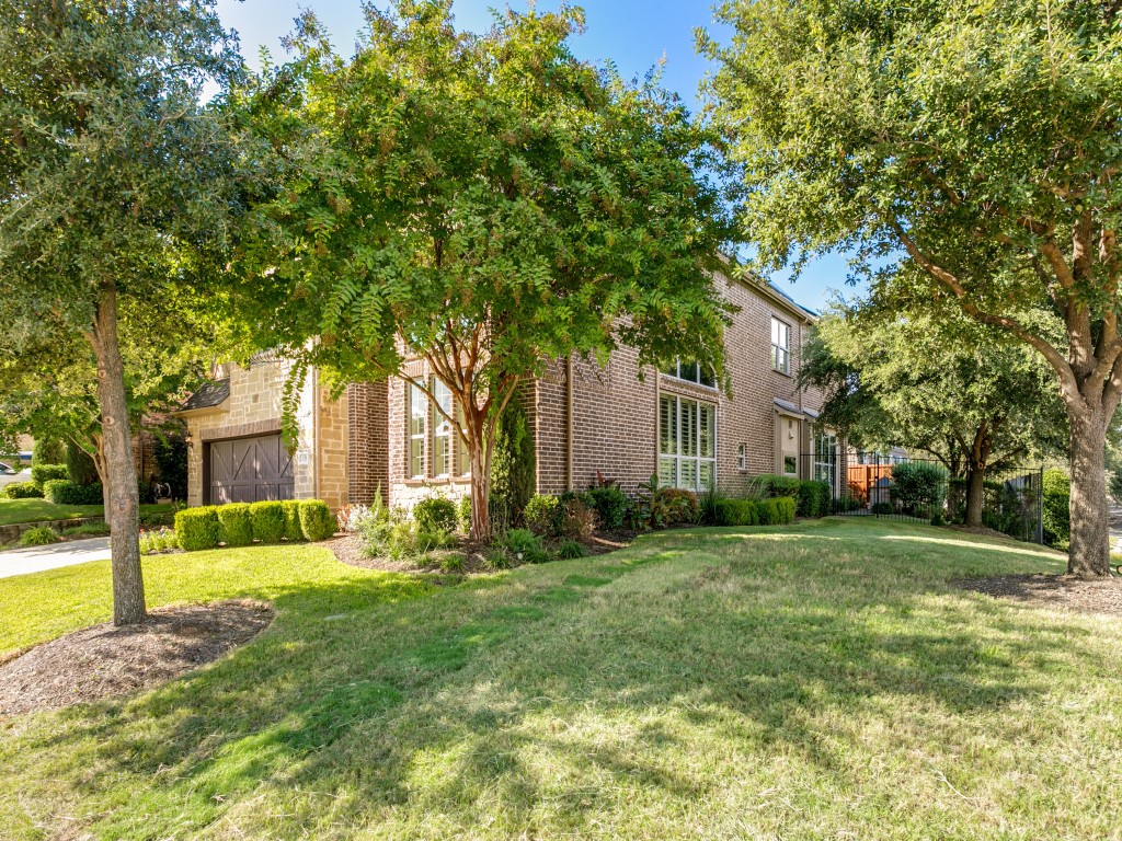 123 Alto Vista Drive