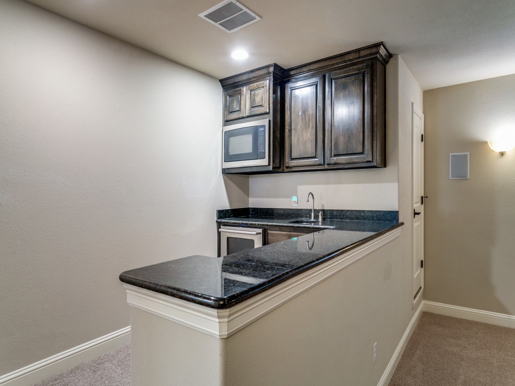 123 Alto Vista Drive