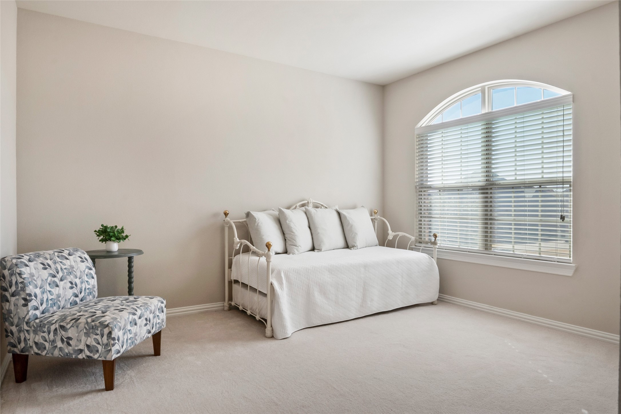 2823 Chatswood Drive