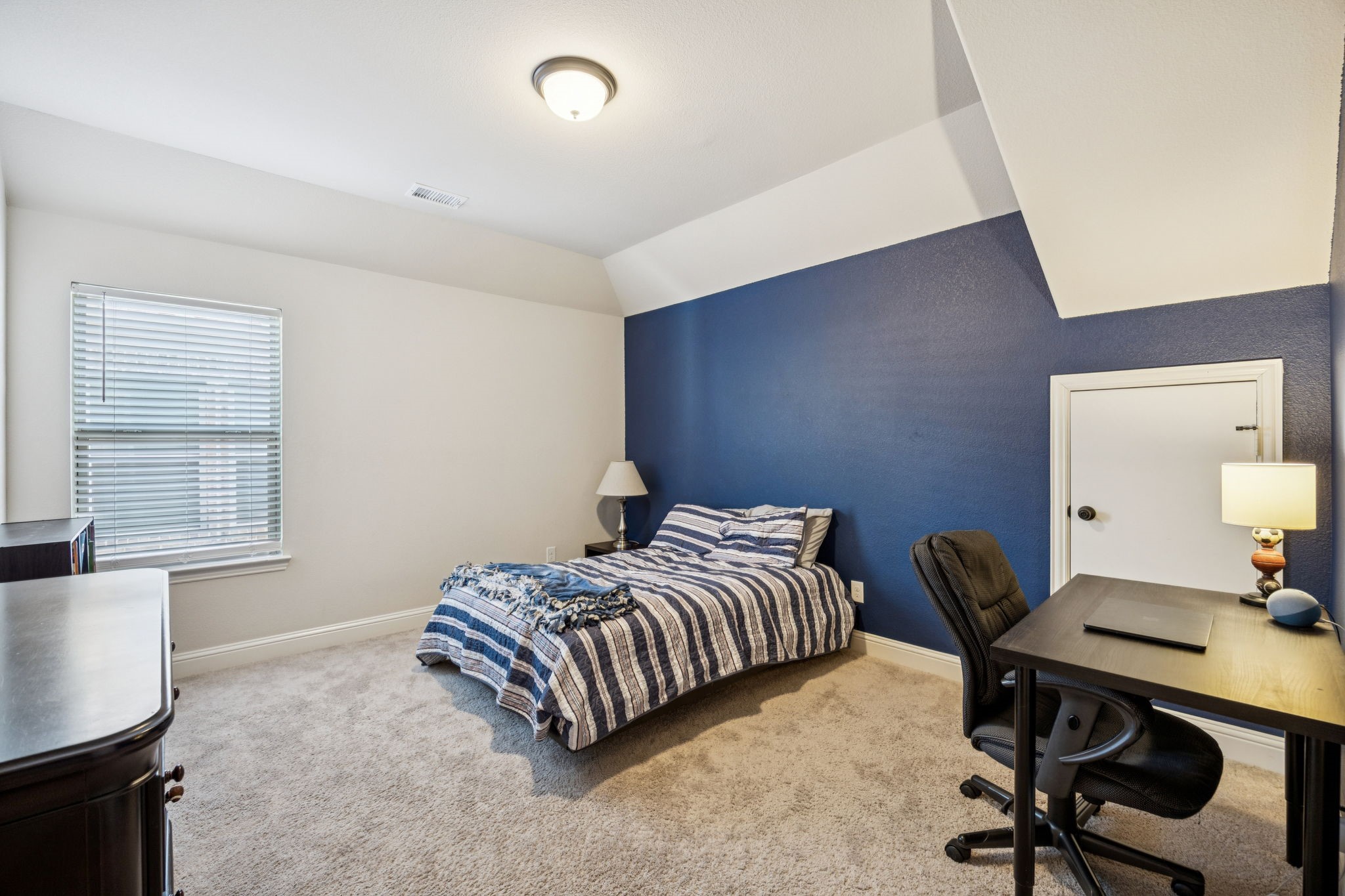 1832 Seminole Lane