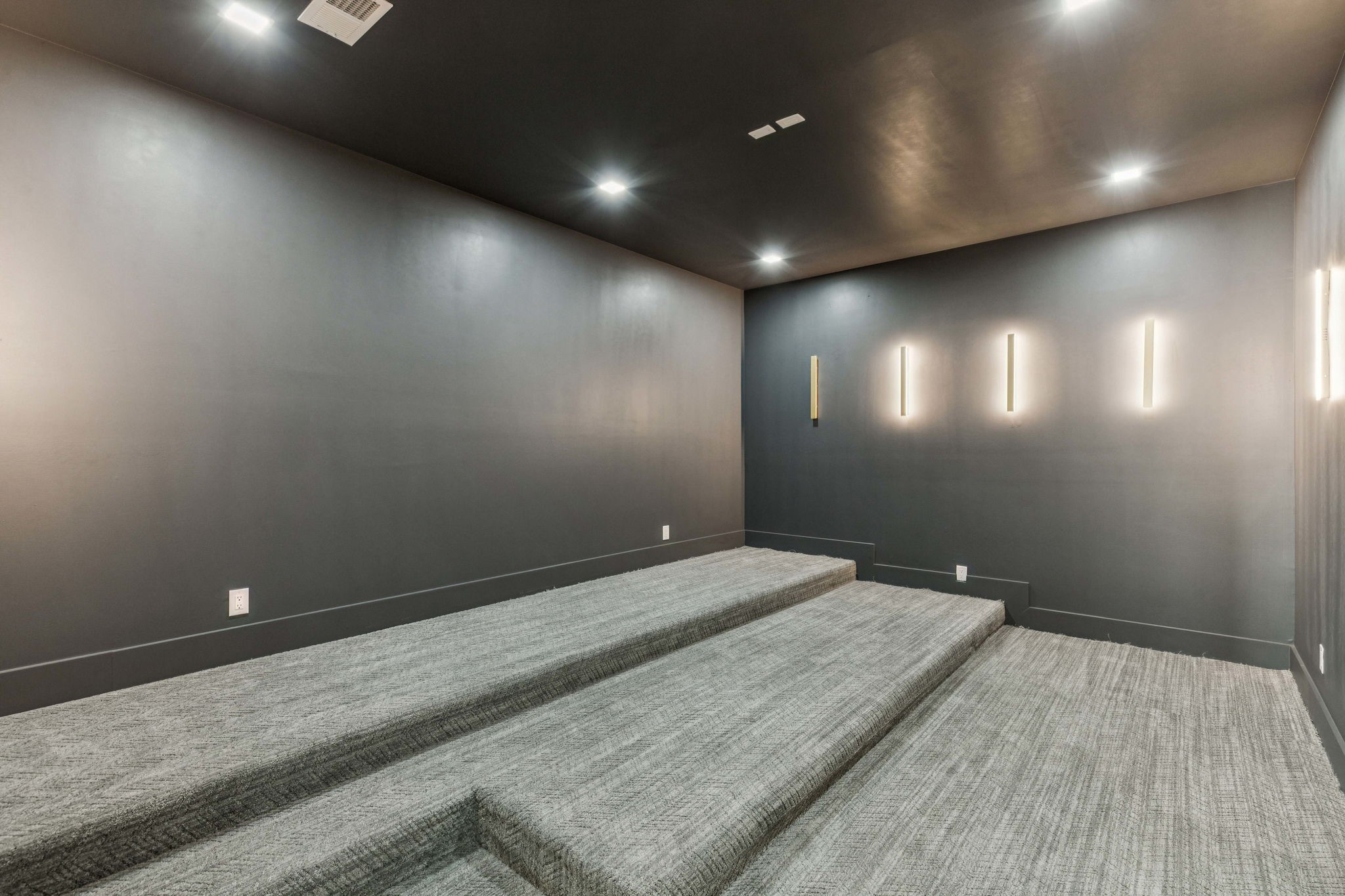 6118 Walnut Hill Lane