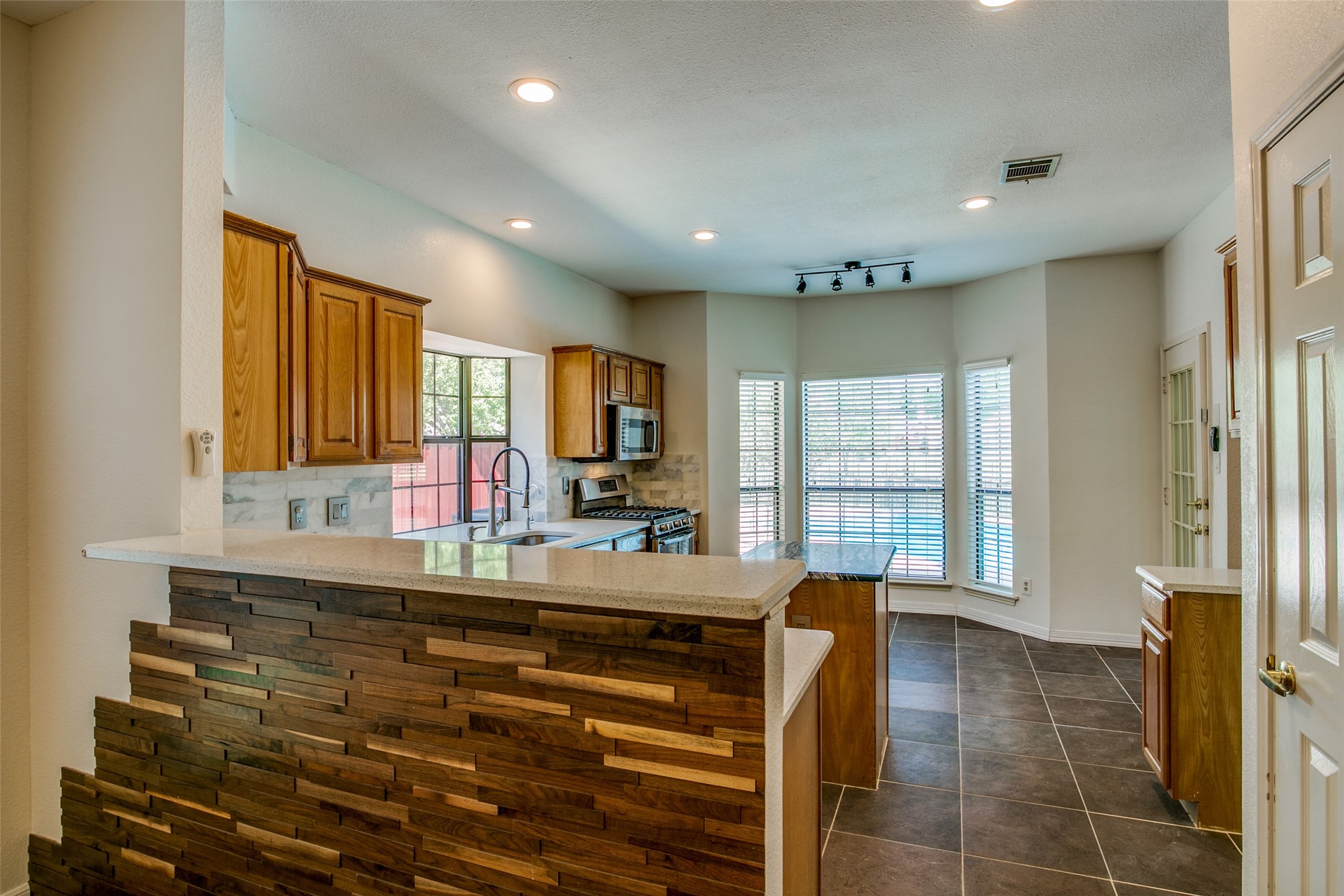 824 Woodlake Drive