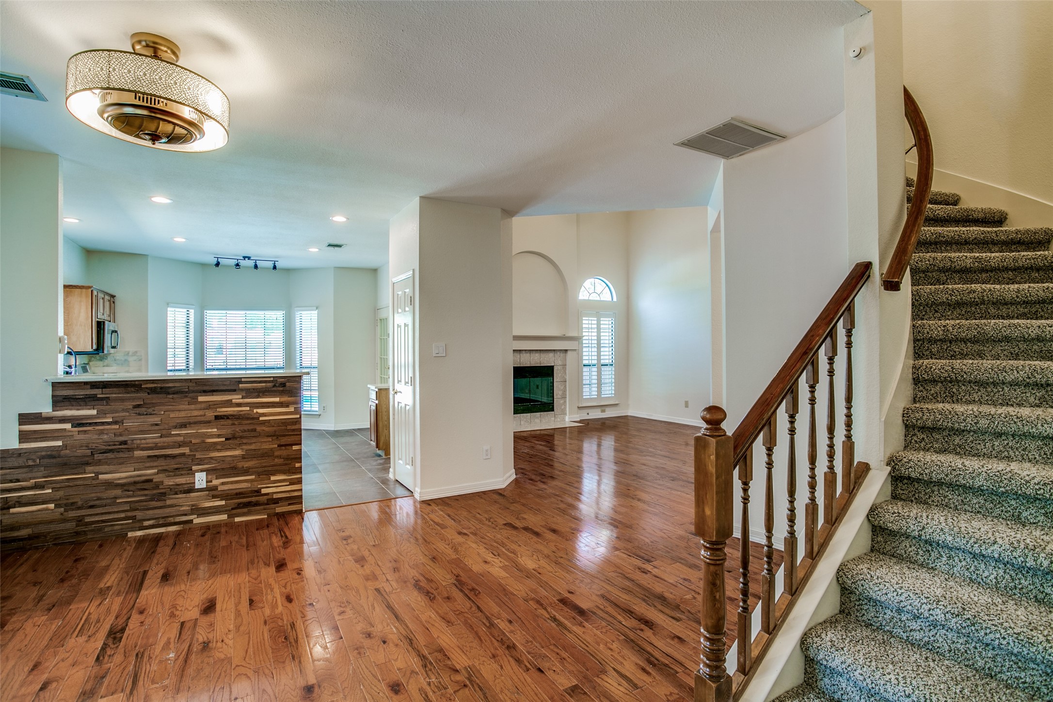 824 Woodlake Drive