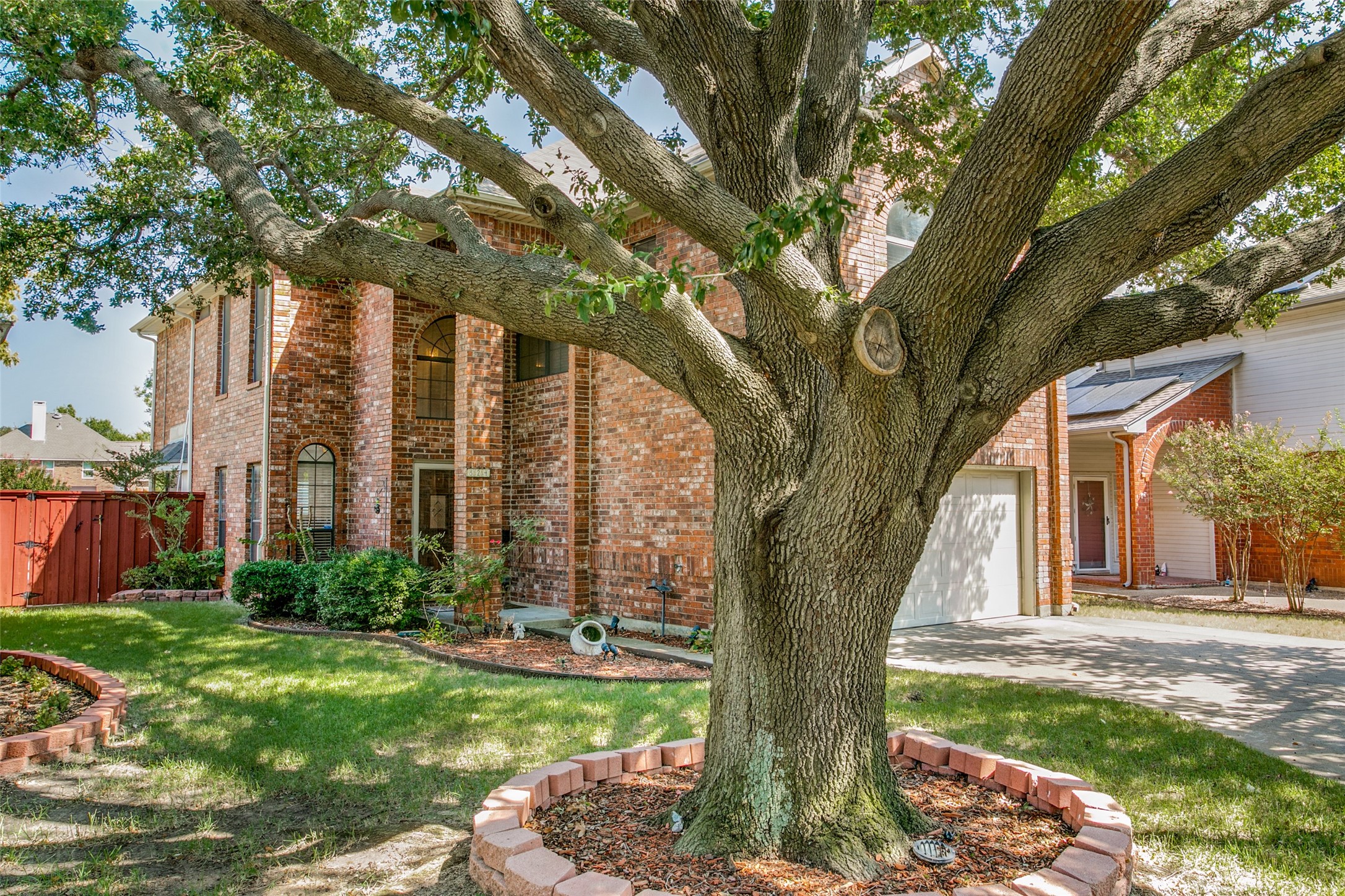 824 Woodlake Drive