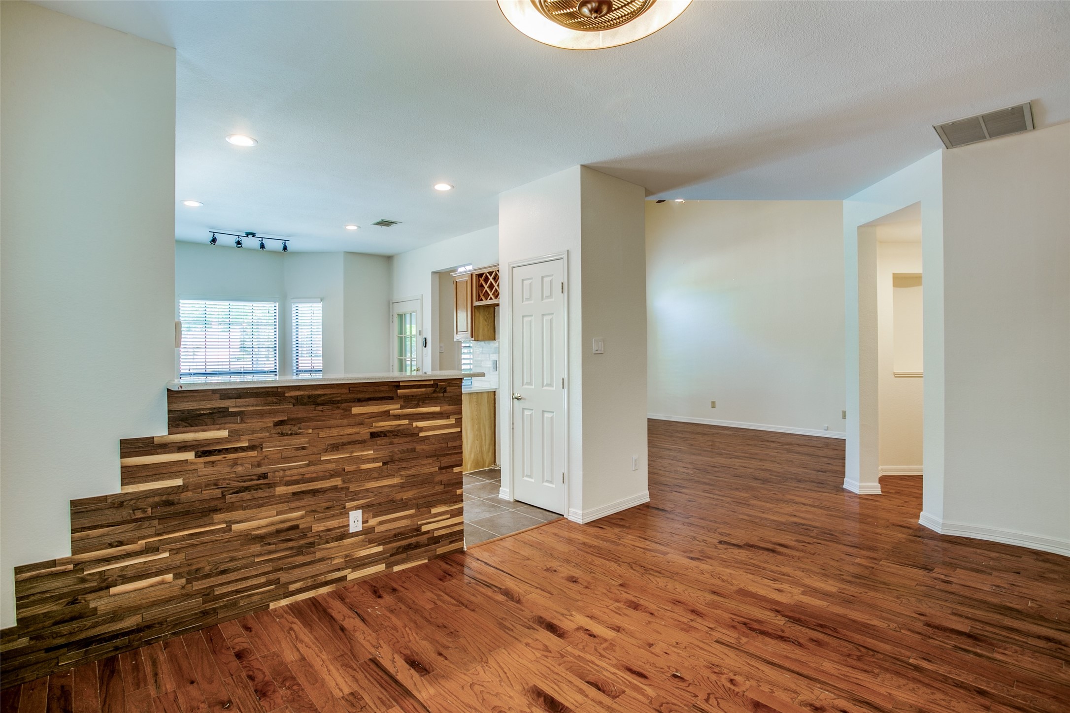 824 Woodlake Drive