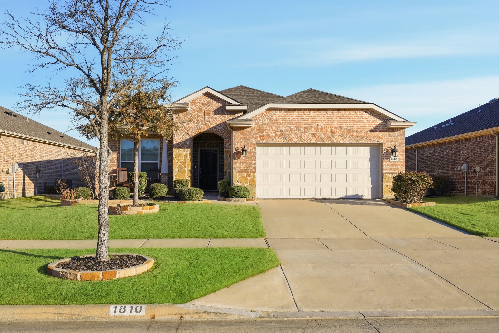 1810 Port Royal Lane
