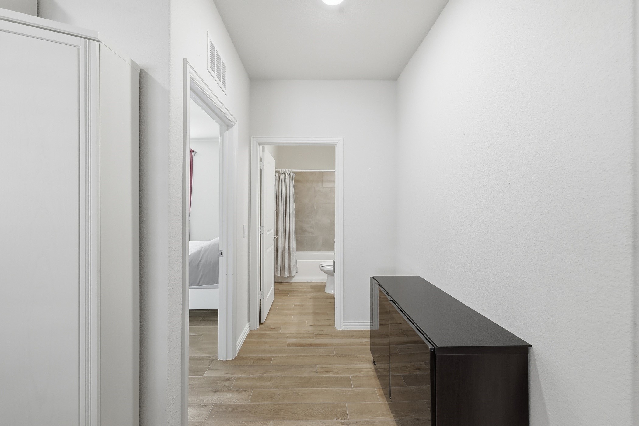 1810 Port Royal Lane