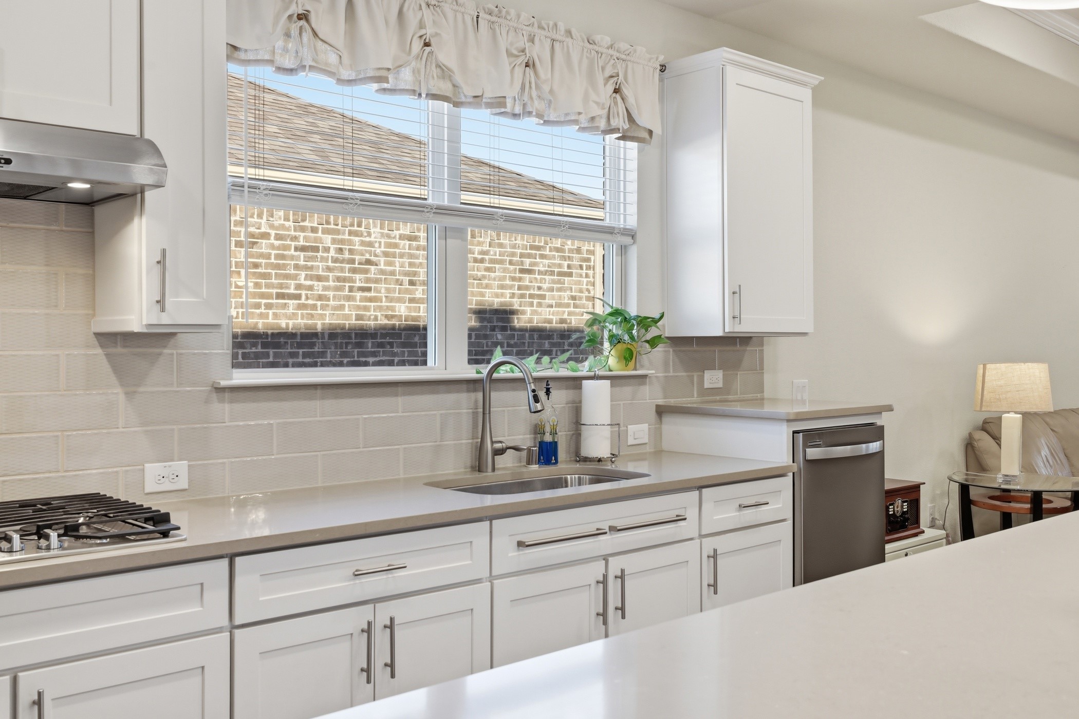 1810 Port Royal Lane