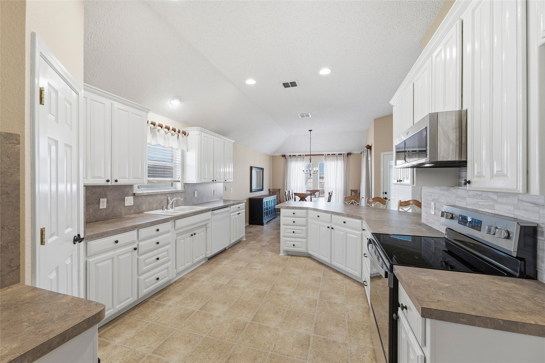 4207 Fox Court
