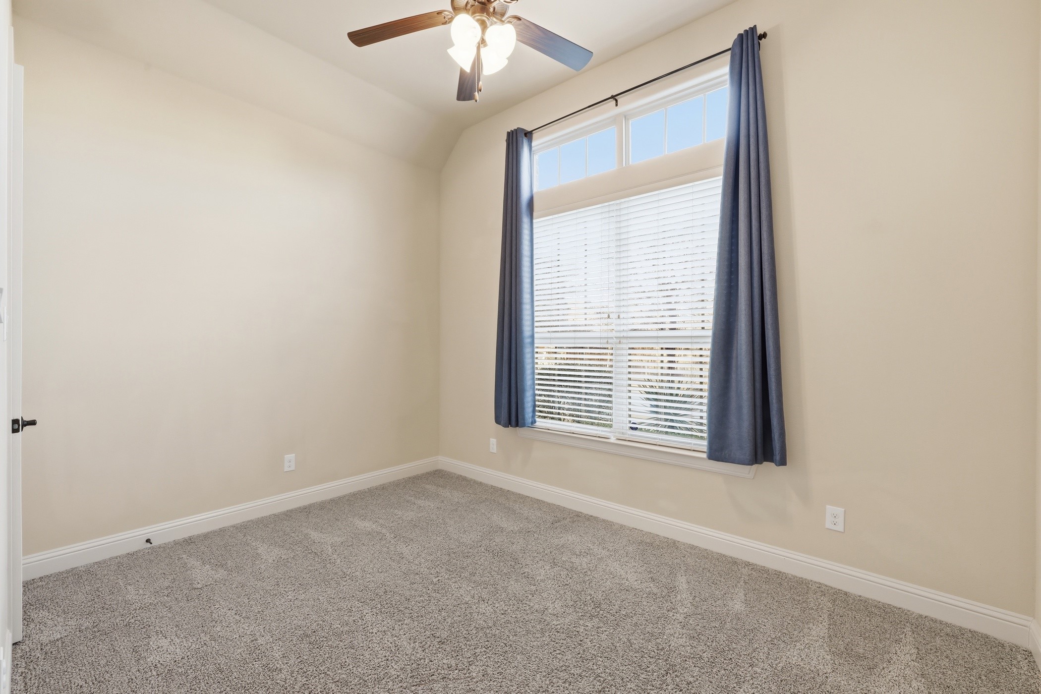 4366 Vineyard Creek Drive