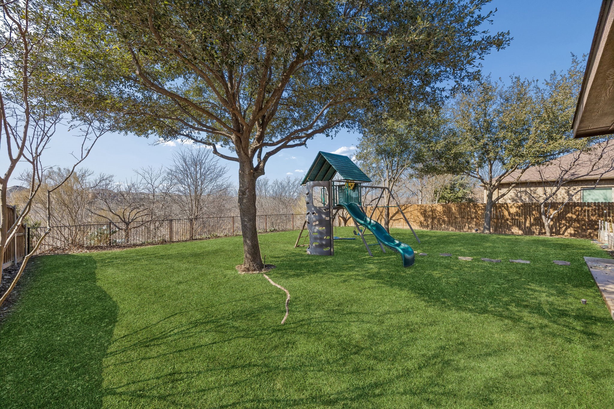 9437 Drovers View Trail
