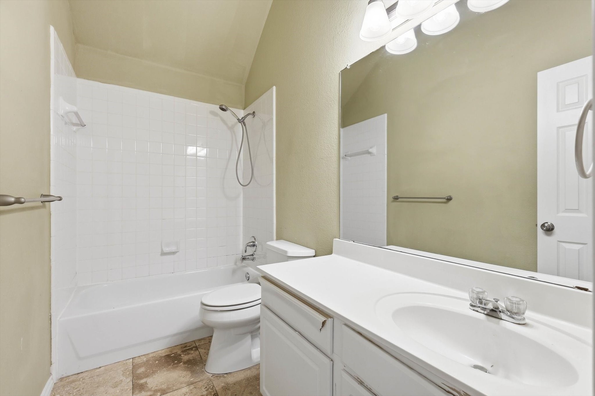 6208 Eagle Creek Drive