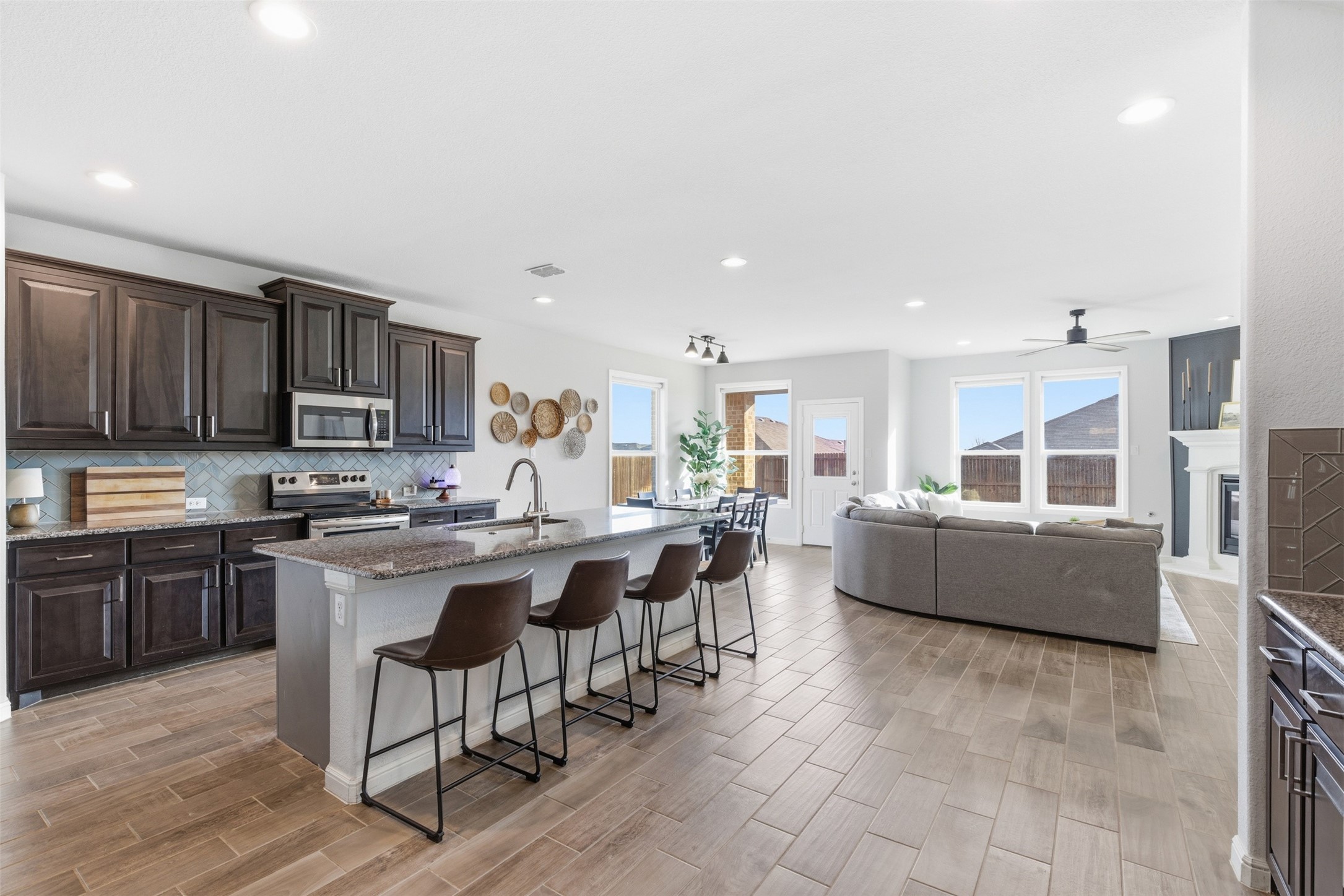 1109 Scotney Lane