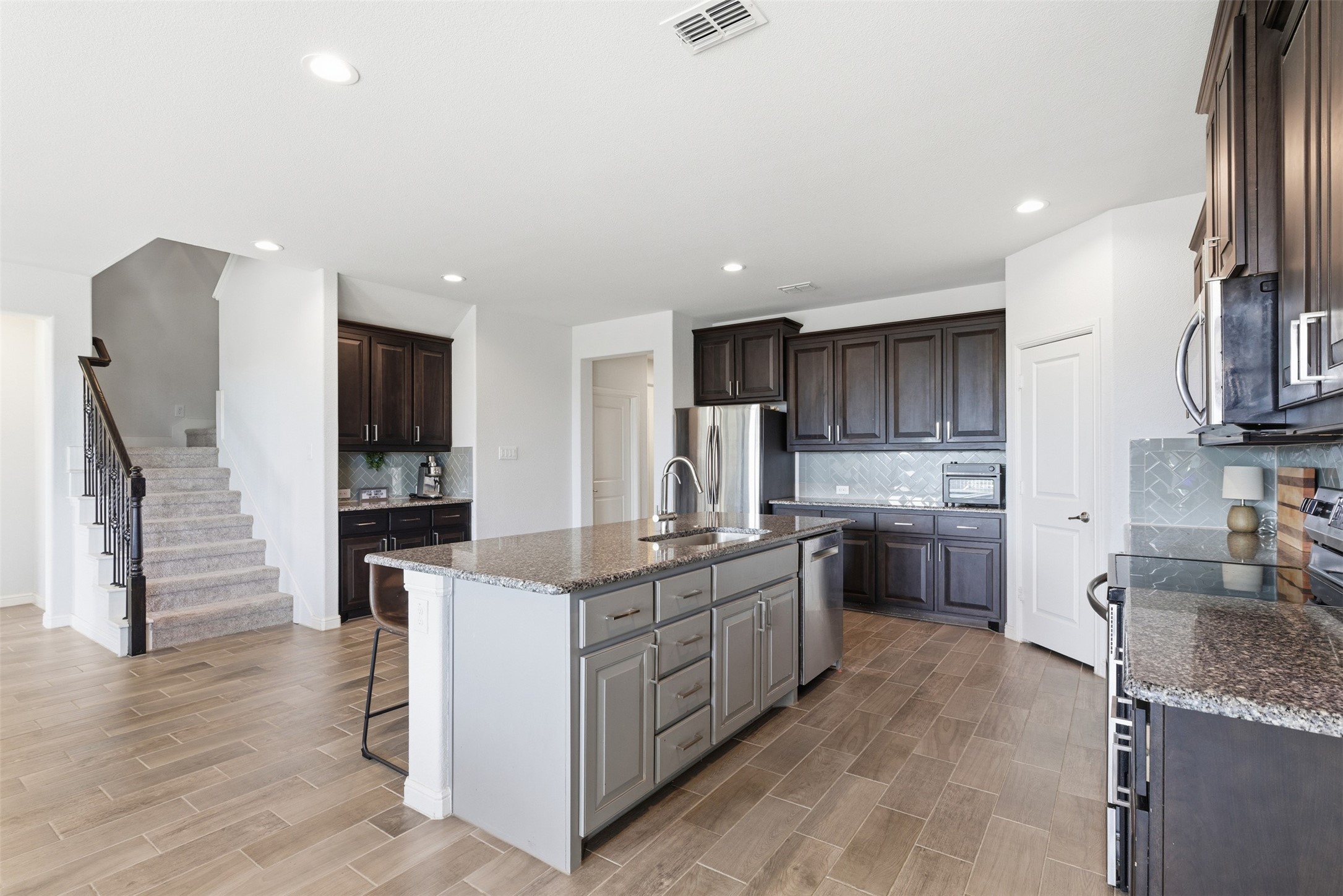 1109 Scotney Lane