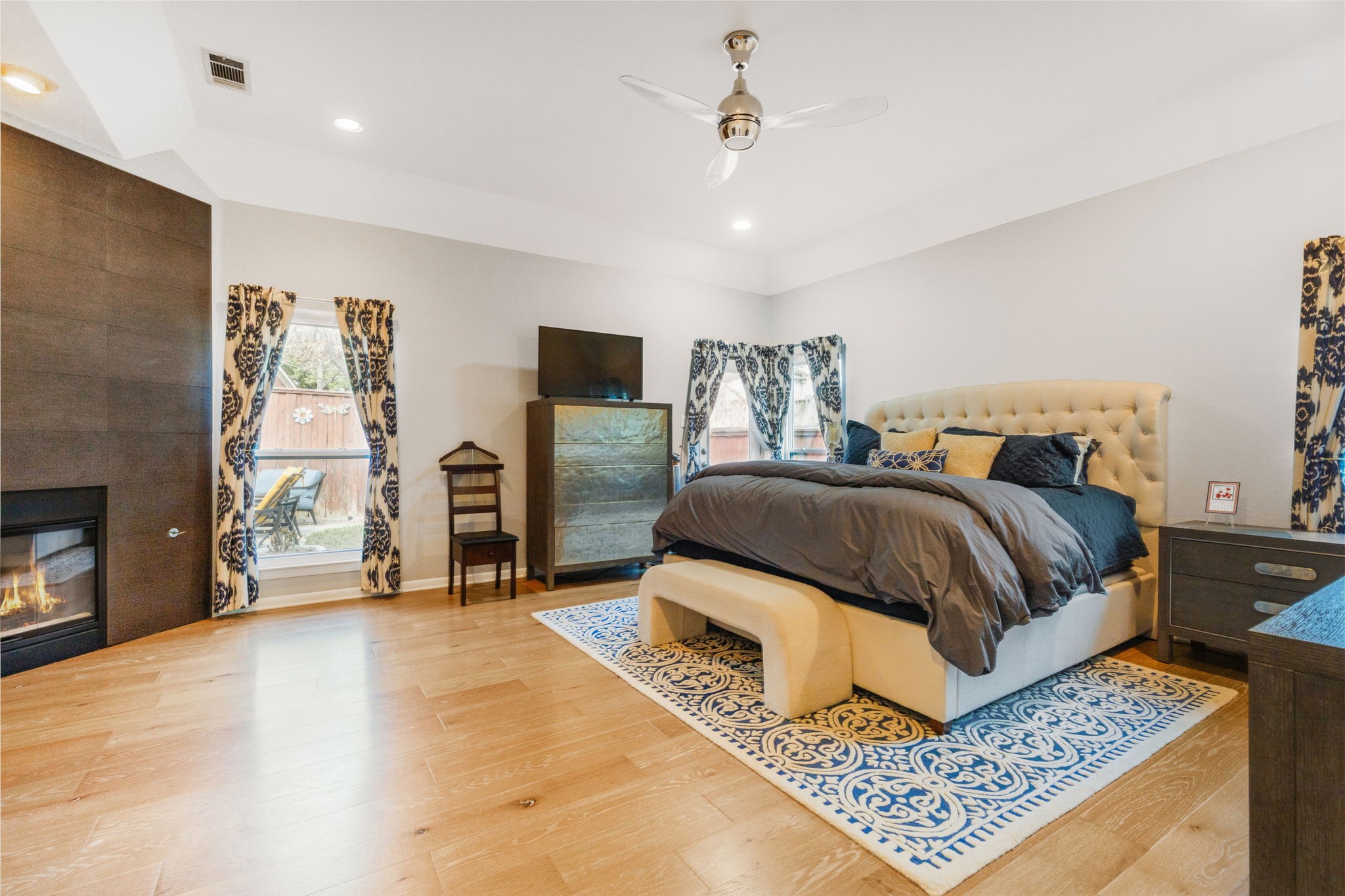 2706 Shady Hill Court